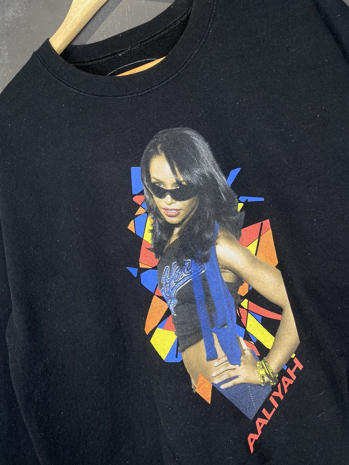 Band Tees × Rap Tees Rare y2k Aaliyah R&B Solo Singer Crewneck Size US M / EU 48-50 / 2 - 3 Thumbnail