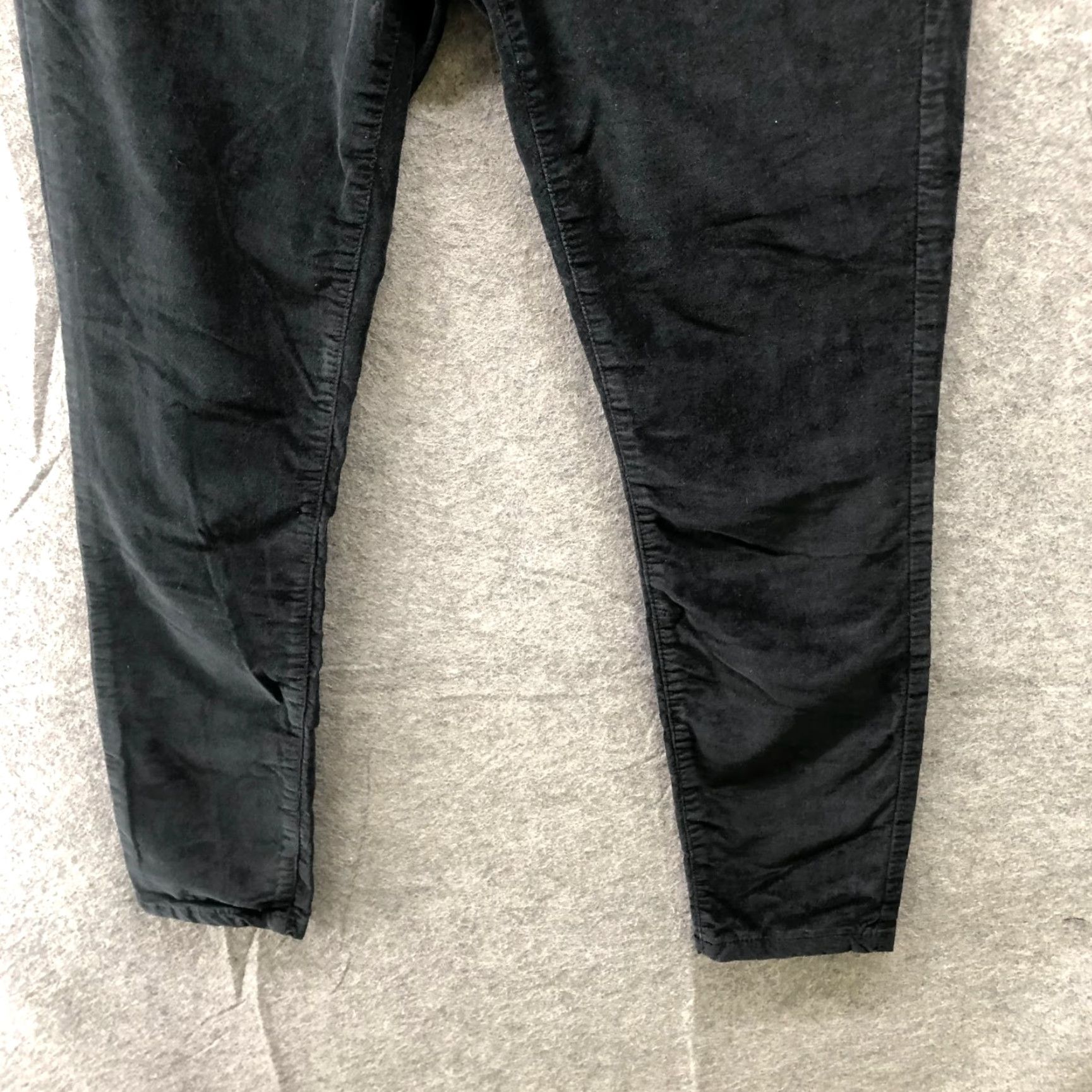 Banana Republic Banana Republic Pants Womens 27 Black Velvet Skinny Mid Rise Stretch Size 27" / US 4 / IT 40 - 4 Thumbnail
