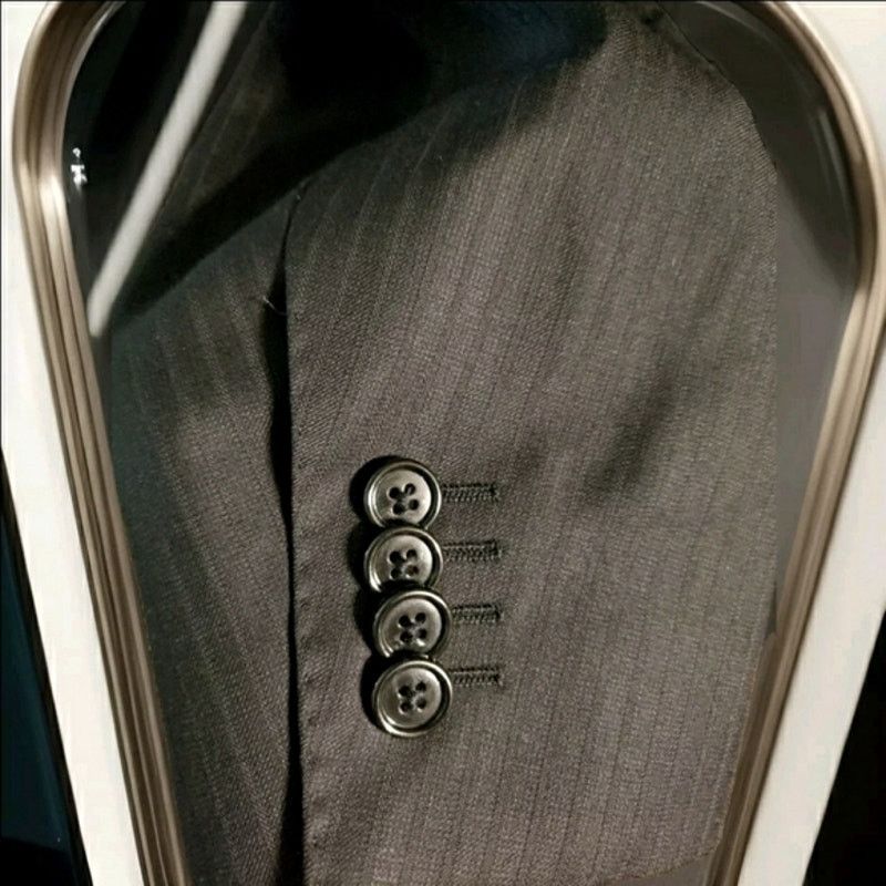Corneliani Corneliani Italian luxury essential sport coat, blazer 46L Size 46L - 2 Thumbnail