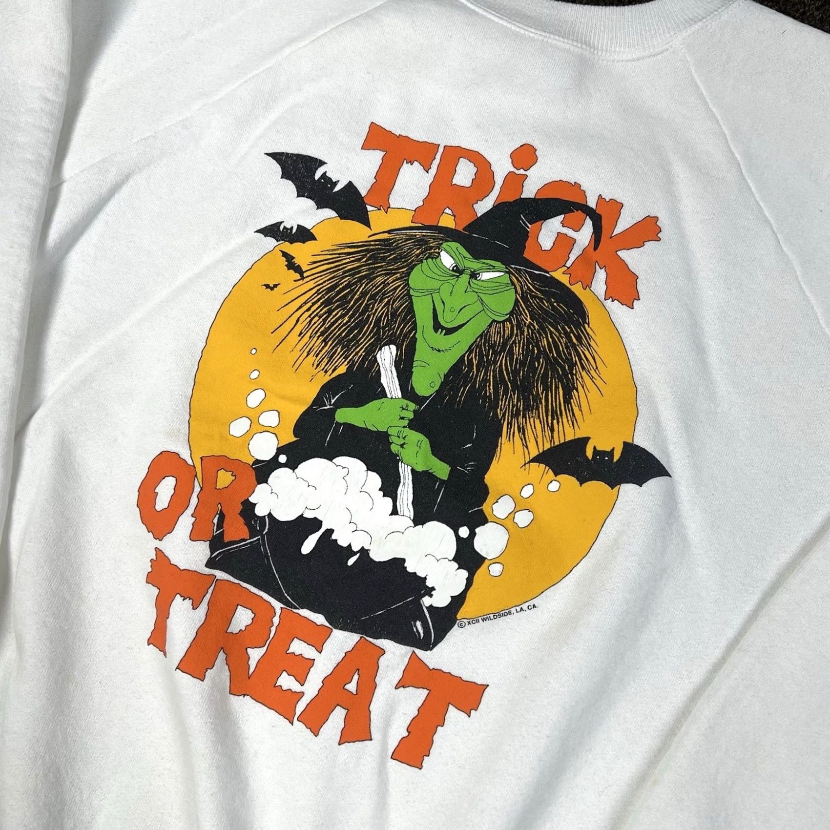 Hanes VINTAGE 90s Halloween Witch Graphic Crewneck Sweatshirt Large Hanes 50/50 White Mens Sweatshirt Size US L / EU 52-54 / 3 - 4 Thumbnail