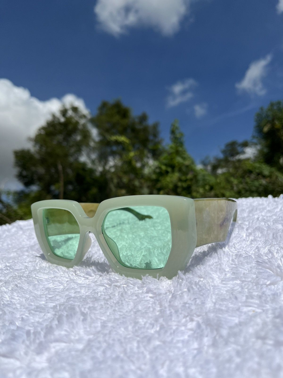 Vintage Thick Frame Marble Pastel Green Trasparent Lens Sunglasses Size ONE SIZE - 1 Thumbnail