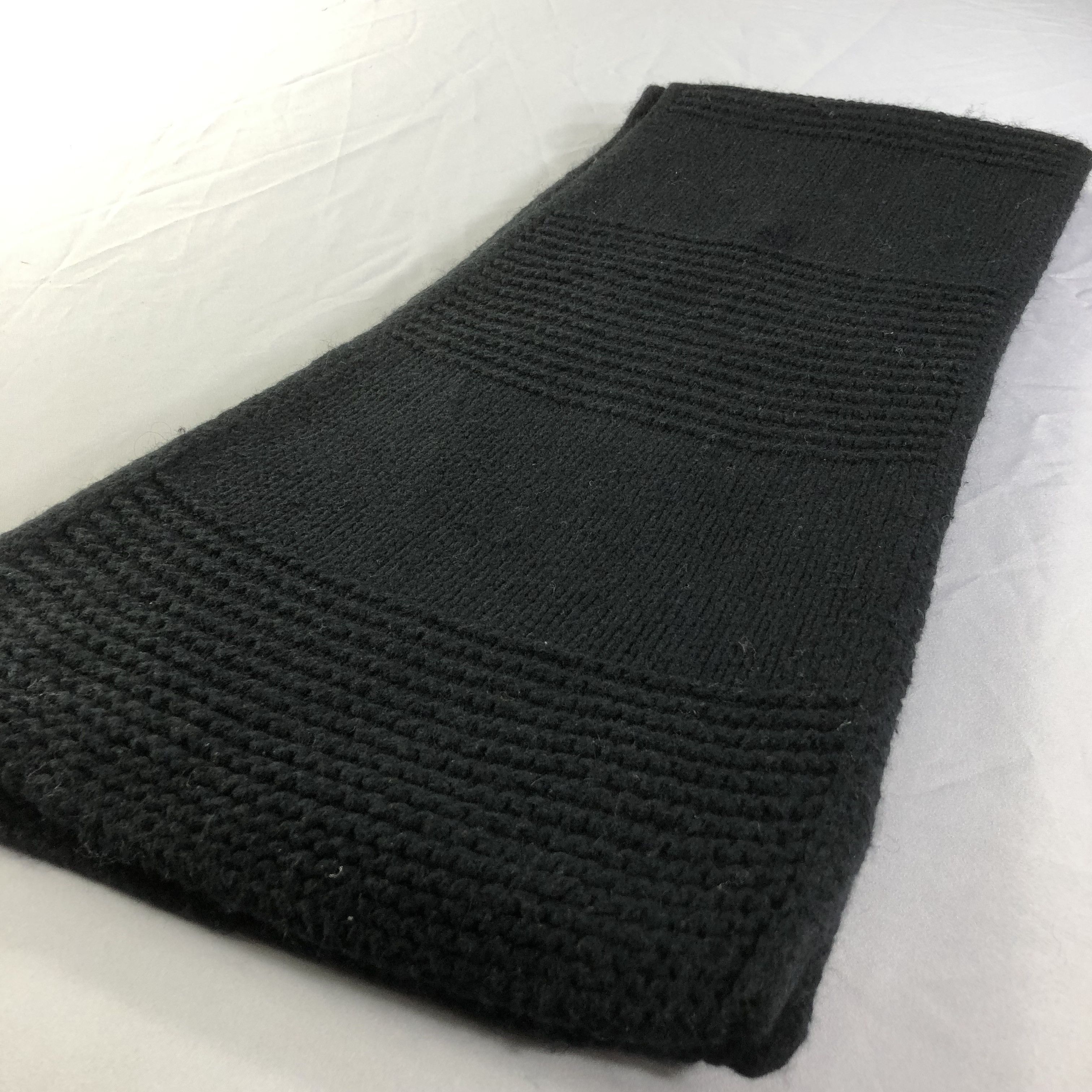 Banana Republic Banana Republic Black Scarf Muffler V1663 Size ONE SIZE - 3 Thumbnail