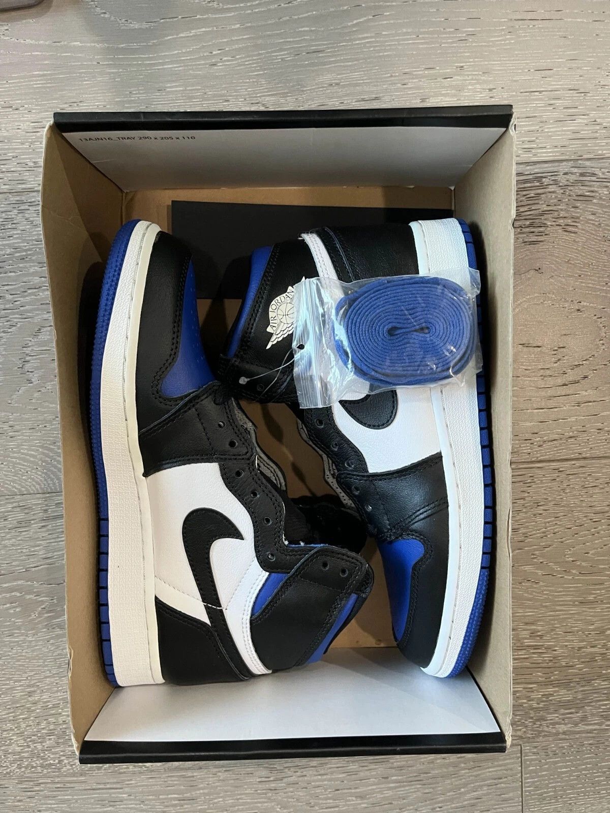 Jordan Brand Jordan 1 Retro OG High Royal Toe Size US 5.5 / EU 38 - 1 Thumbnail