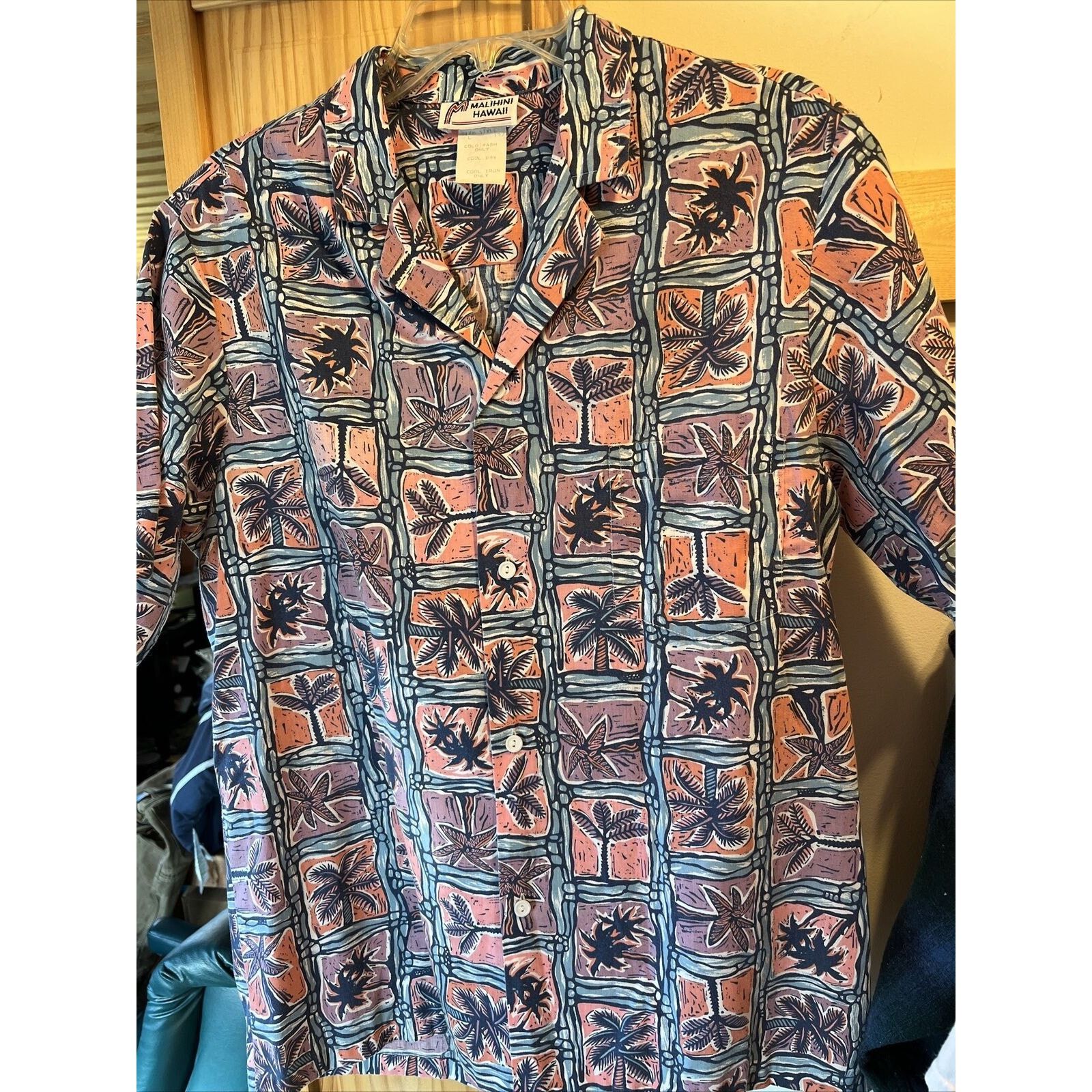 Other Malihini Men’s L Red Palm Button Cotton Blend Hawaiian Shirt Size US L / EU 52-54 / 3 - 2 Thumbnail
