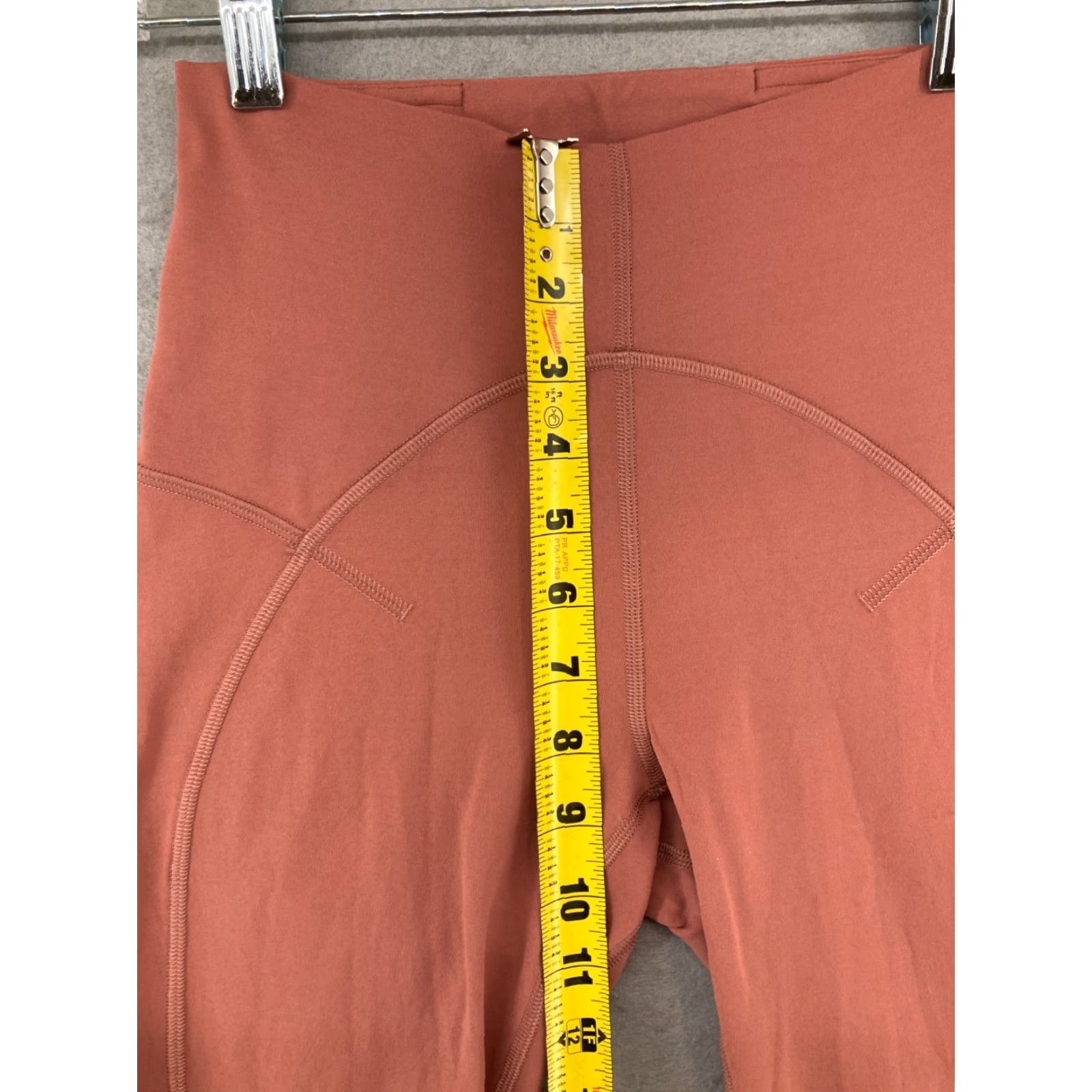 Lululemon Lululemon Womens Yoga Pants 4 Peach Athletic Cropped Pants Athletic Women Size 4 Peach Yoga Athleisure Size 27" / US 4 / IT 40 - 4 Thumbnail