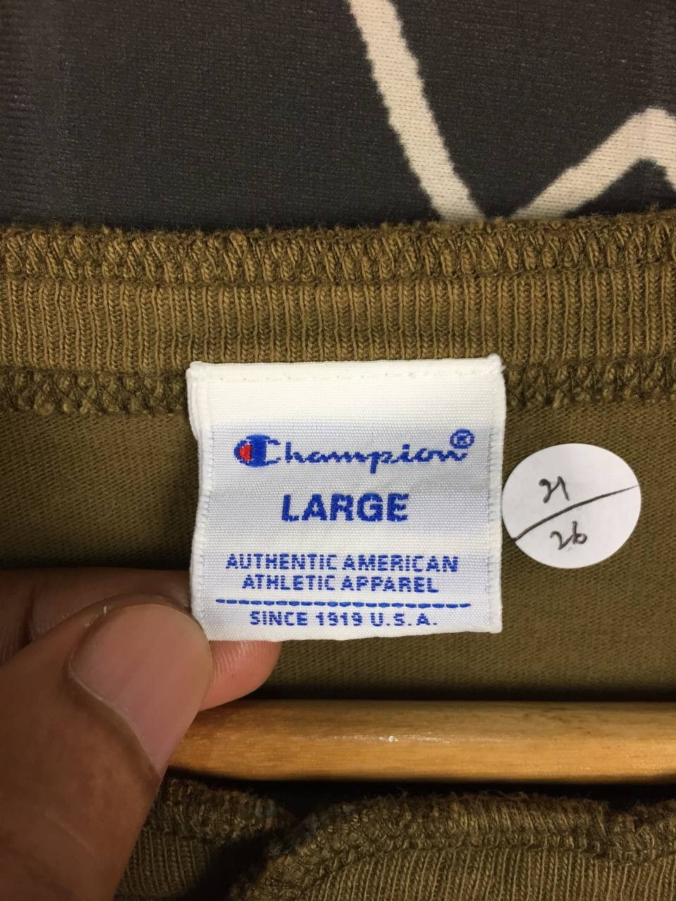 Champion Vtg Champion Athletic Apparel Olive Green Henley Tee Size US L / EU 52-54 / 3 - 13 Thumbnail
