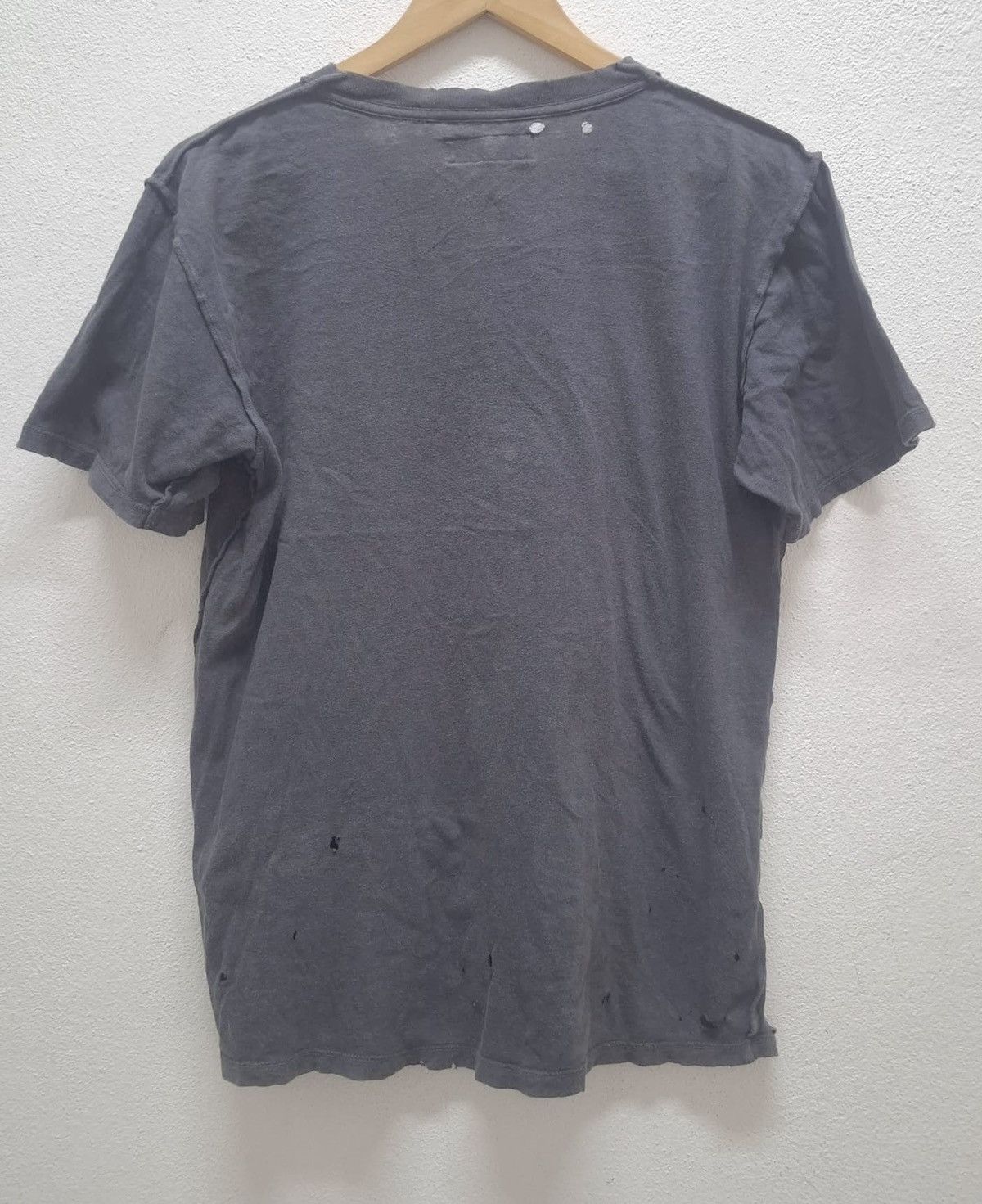 Japanese Brand UNUSED Sun Faded Distressed Thrashed T-shirt Size US S / EU 44-46 / 1 - 6 Thumbnail