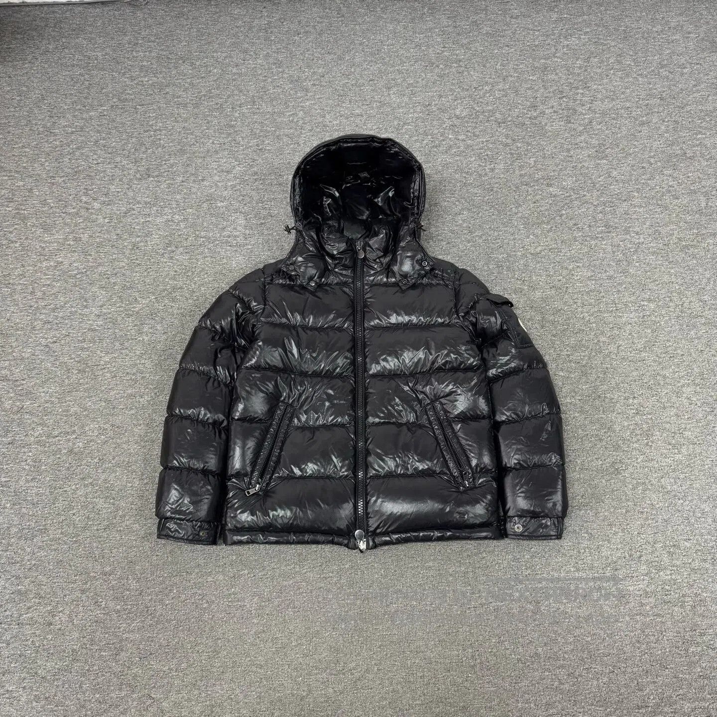 Moncler Moncler Maya Series, Shiny surface; sleeve logo; hooded do Size US S / EU 44-46 / 1 - 1 Thumbnail