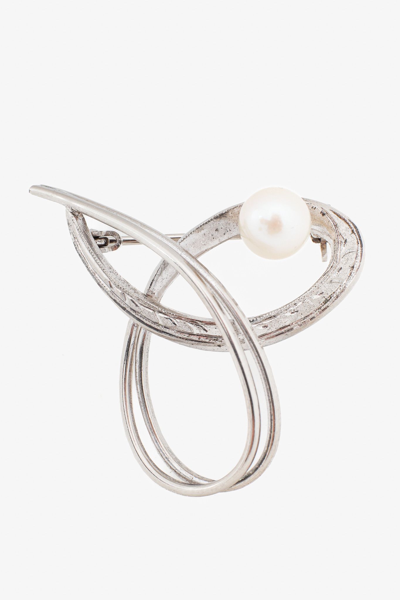 Other Silver Pearl-Embellished Loop Brooch Size ONE SIZE - 1 Thumbnail