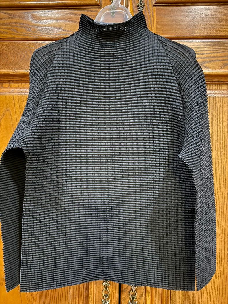 issey miyake Black long sleeves