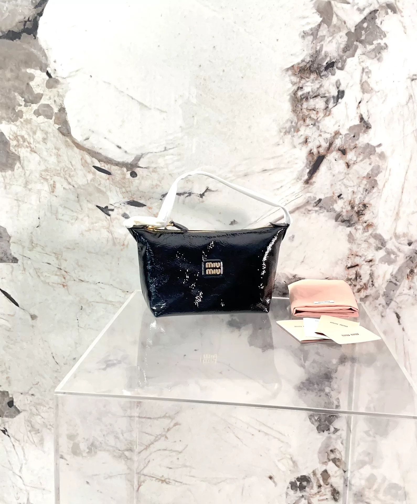 Miu Miu Pre-loved Bag Very good condition Size ONE SIZE - 1 Thumbnail