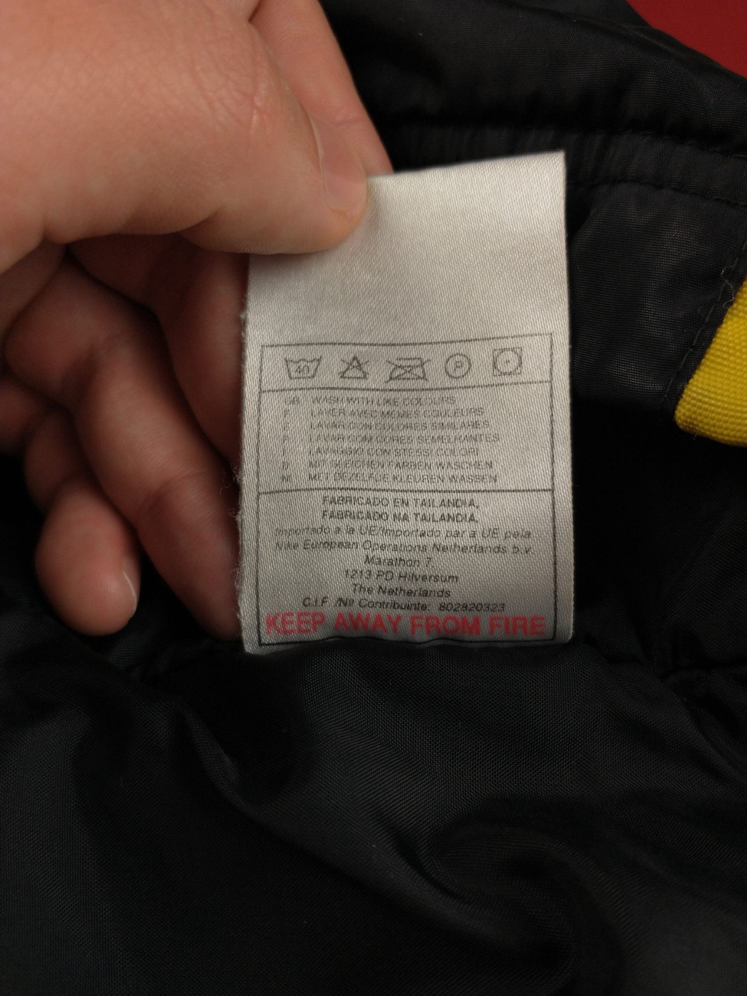 Nike Vintage 90s Nike Jacket Swoosh Black and Yellow Hooded Size US L / EU 52-54 / 3 - 6 Thumbnail