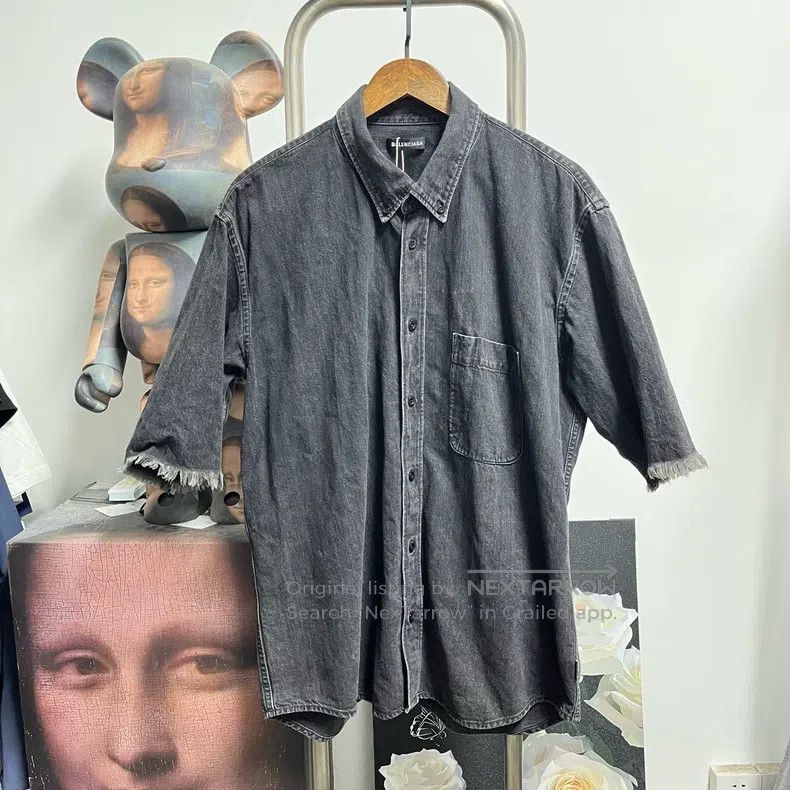 Balenciaga Balenciaga size 39 Back Logo Short Sleeve Jacket Size US S / EU 44-46 / 1 - 1 Thumbnail