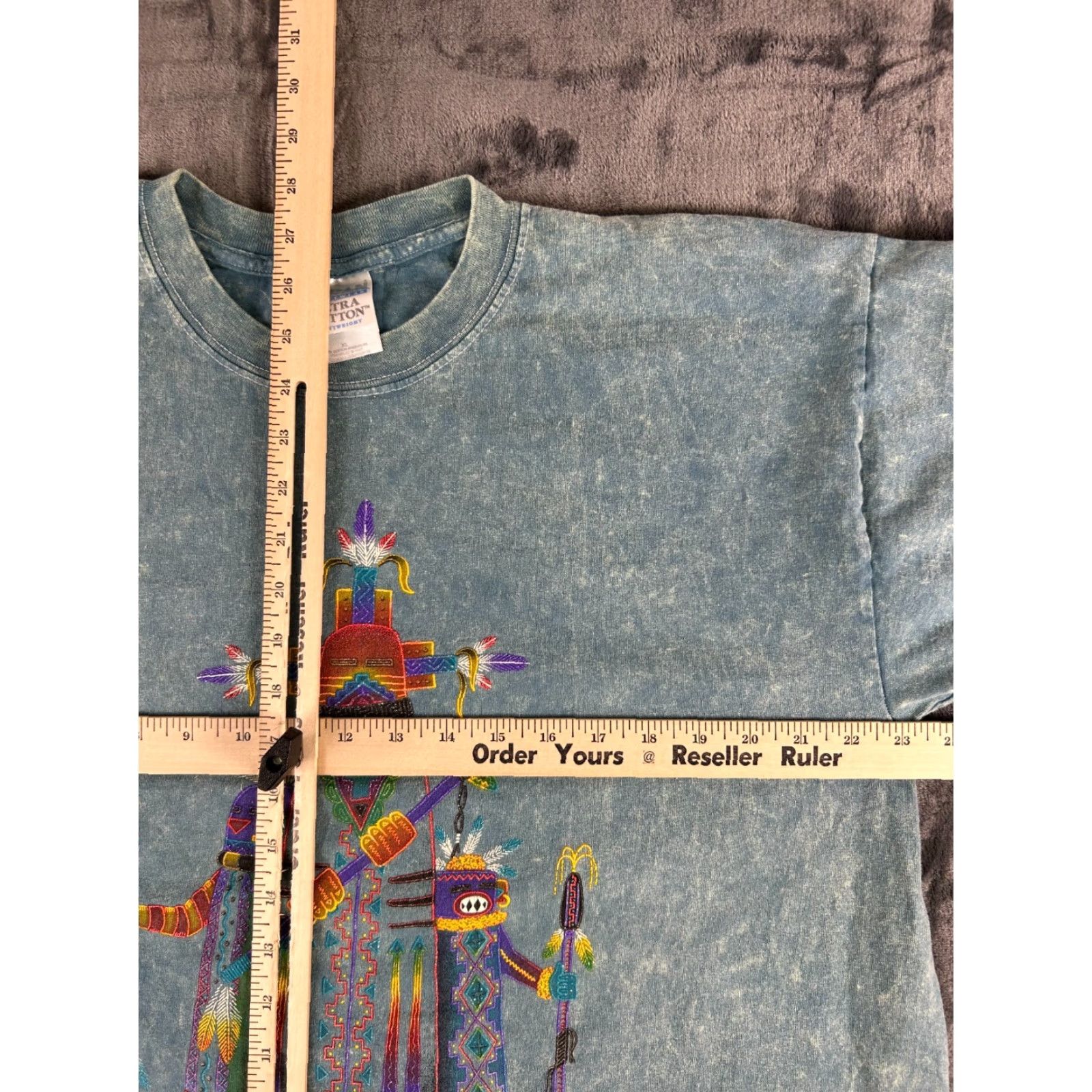 Gildan VINTAGE Tucson AZ Tribal T-Shirt Gildan Heavy Cotton XL Blue Mens 90s Graphic Printed Crew Neck Short Sleeve United States USA Size US XL / EU 56 / 4 - 7 Thumbnail