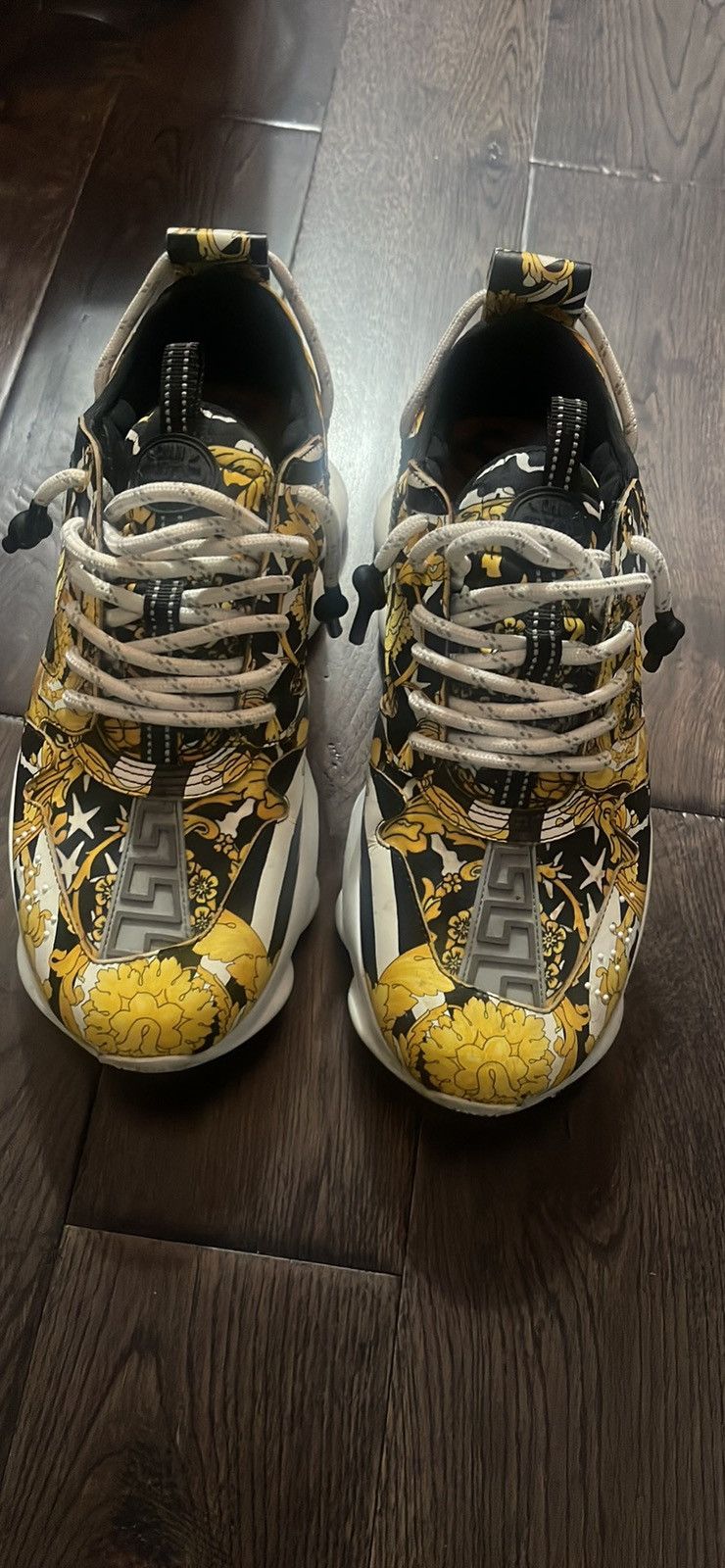 versace chain react