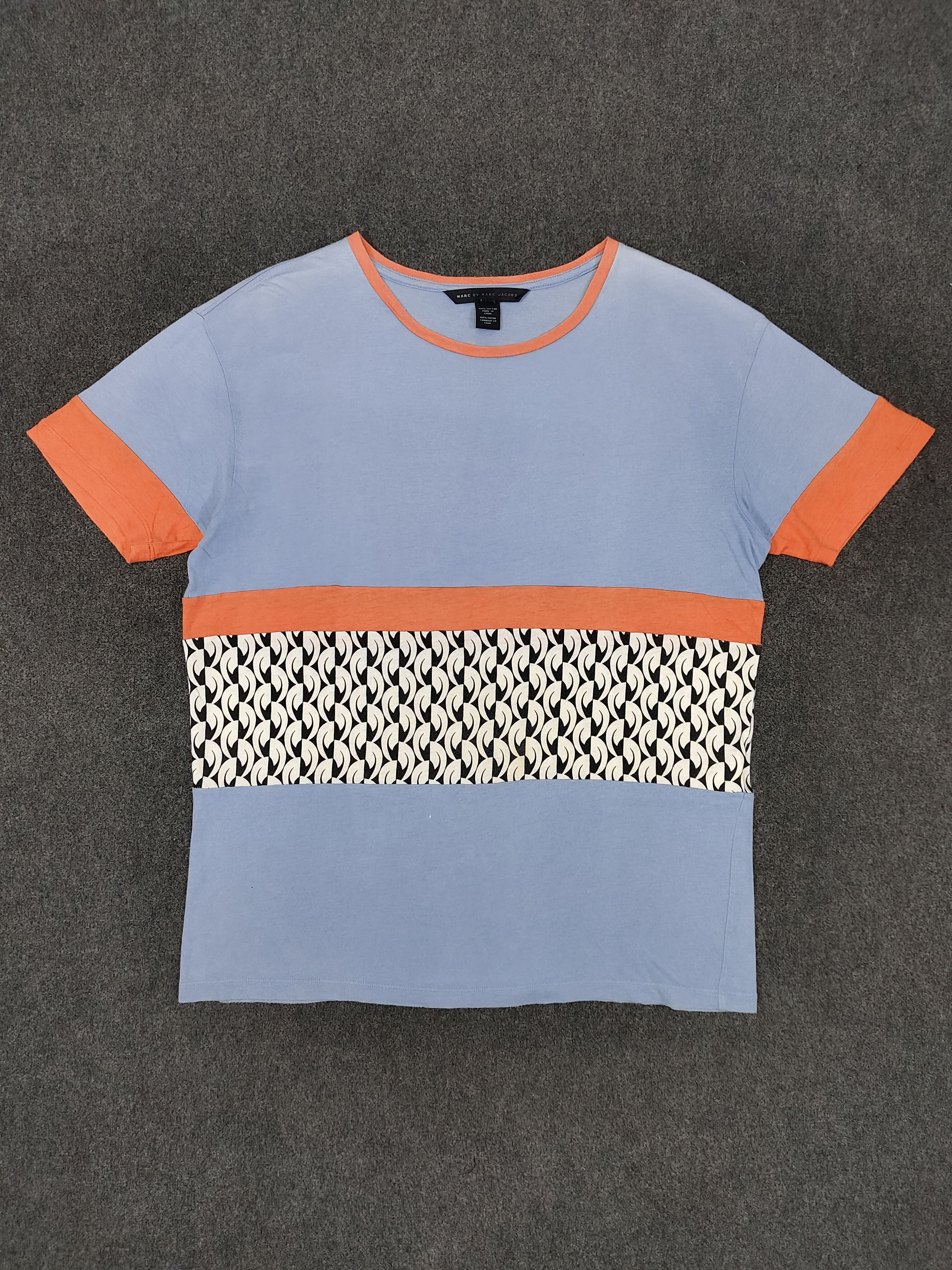 Marc by Marc Jacobs Marc Jacobs- Colorblock Geometric Monogram Panel Tshirt Size M / US 6-8 / IT 42-44 - 1 Thumbnail