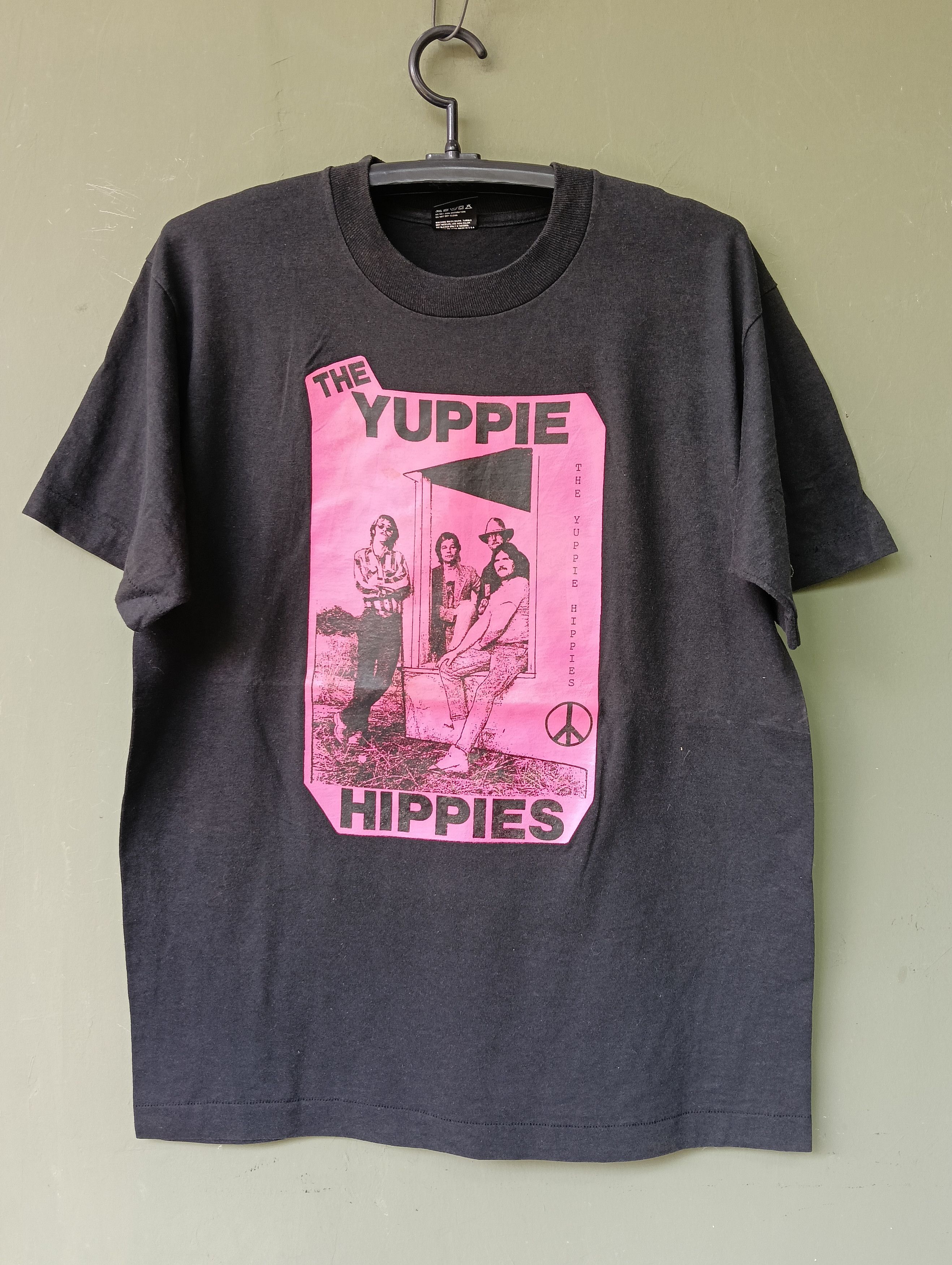 Vintage The yuppie Hippies vintage t shirt size L. Size US L / EU 52-54 / 3 - 1 Thumbnail