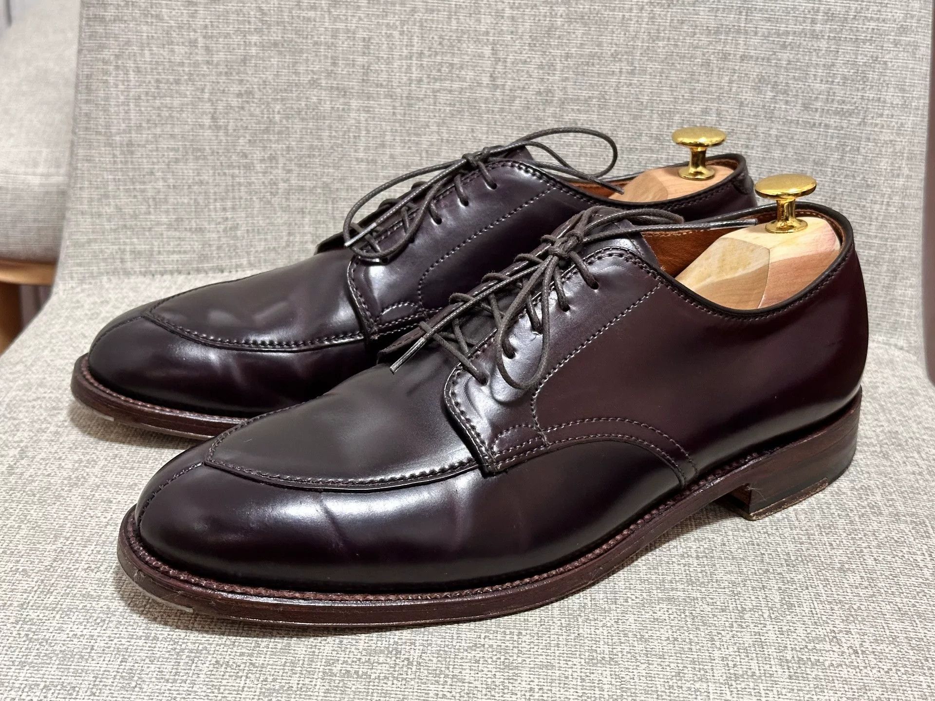 Alden Alden V-Tip Shell Cordovan Shoes Size US 7.5 / EU 40-41 - 1 Thumbnail