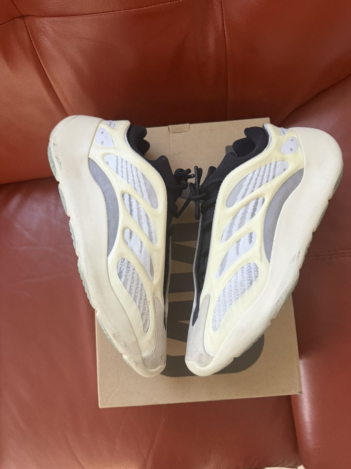 Yeezy Yeezy 700 V3 Azael Size US 12 / EU 45 - 4 Thumbnail