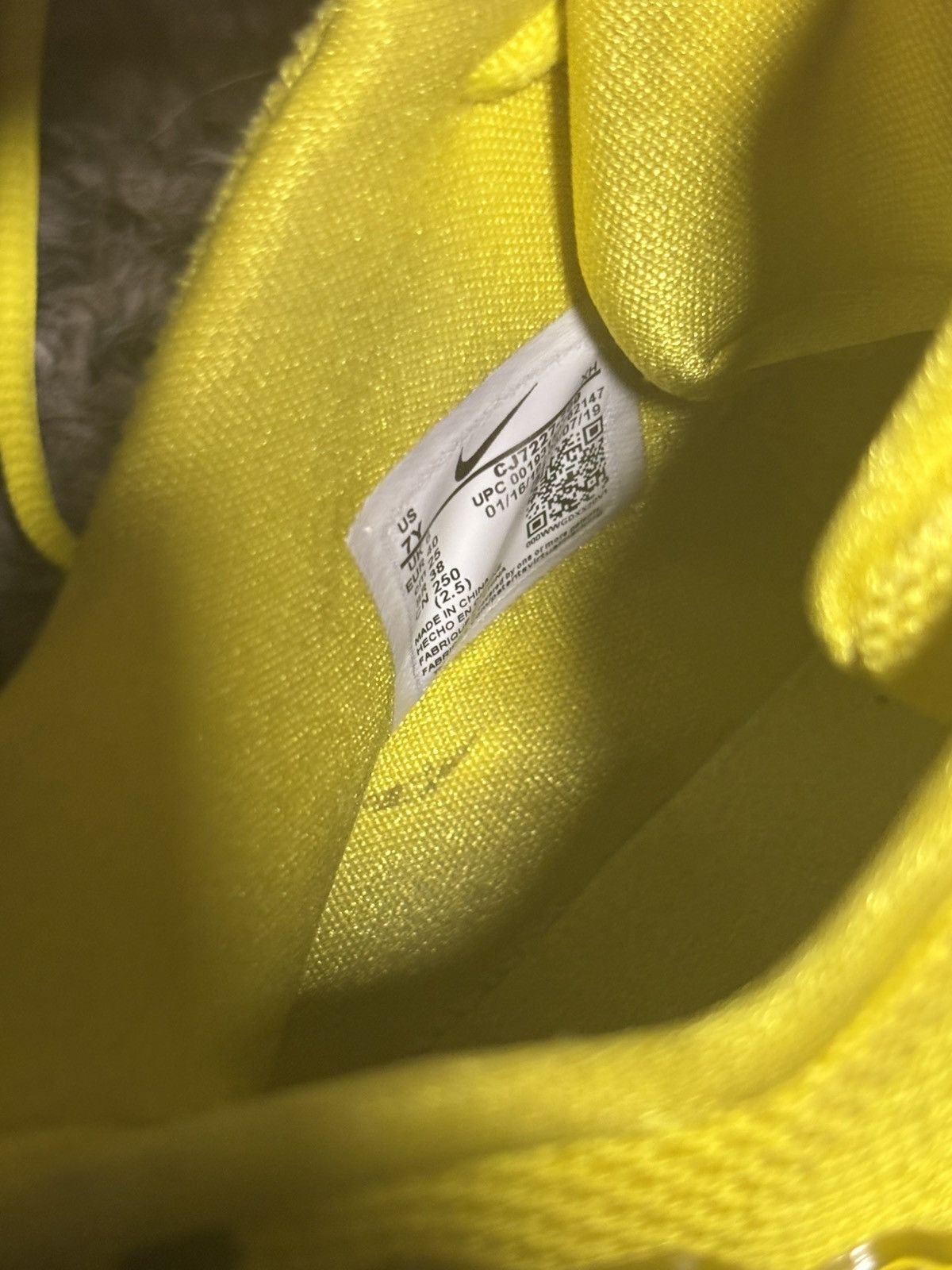 Nike Nike Kyrie 5 Spongebob Size US 7 / EU 40 - 4 Thumbnail