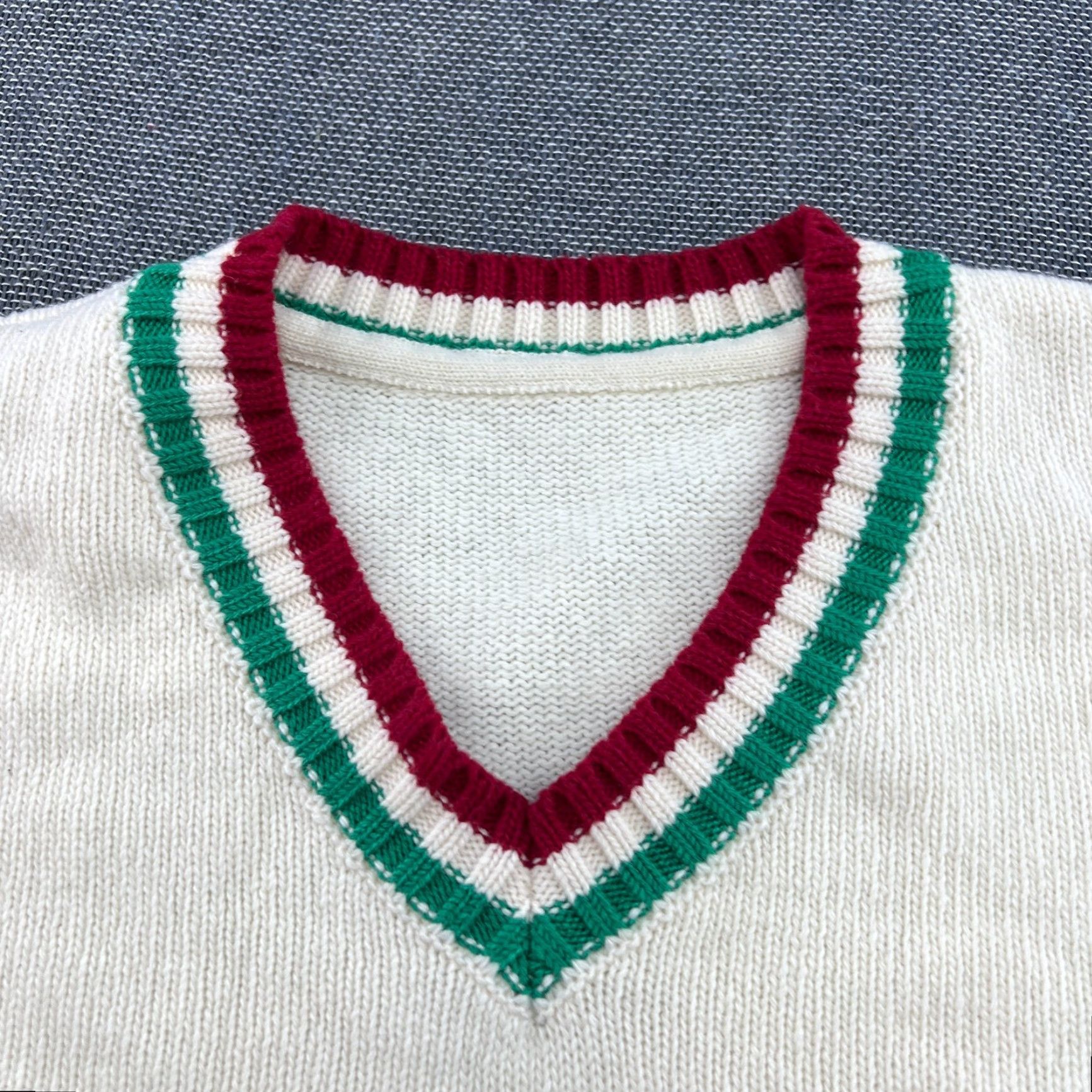 Vintage Holebrook Sweden Mens Sweater Medium V-Neck Wool White Ski Tour Size US M / EU 48-50 / 2 - 4 Thumbnail