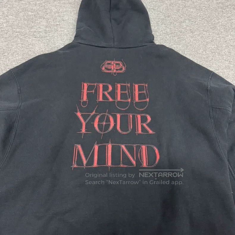 Balenciaga Balenciaga Evil Eye Hoodie Size US XS / EU 42 / 0 - 5 Thumbnail