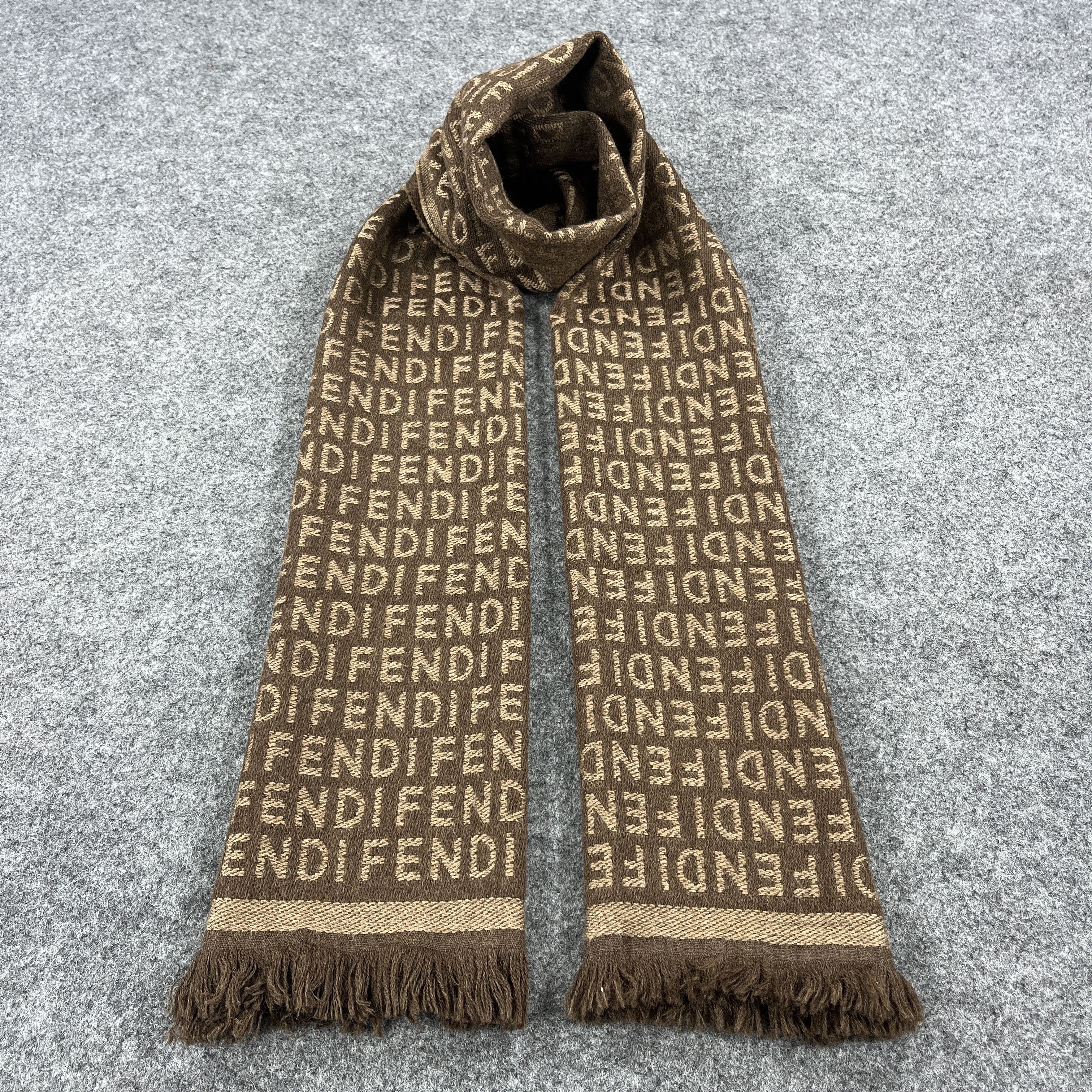 Fendi Scarf / Muffler / Neckwear K048