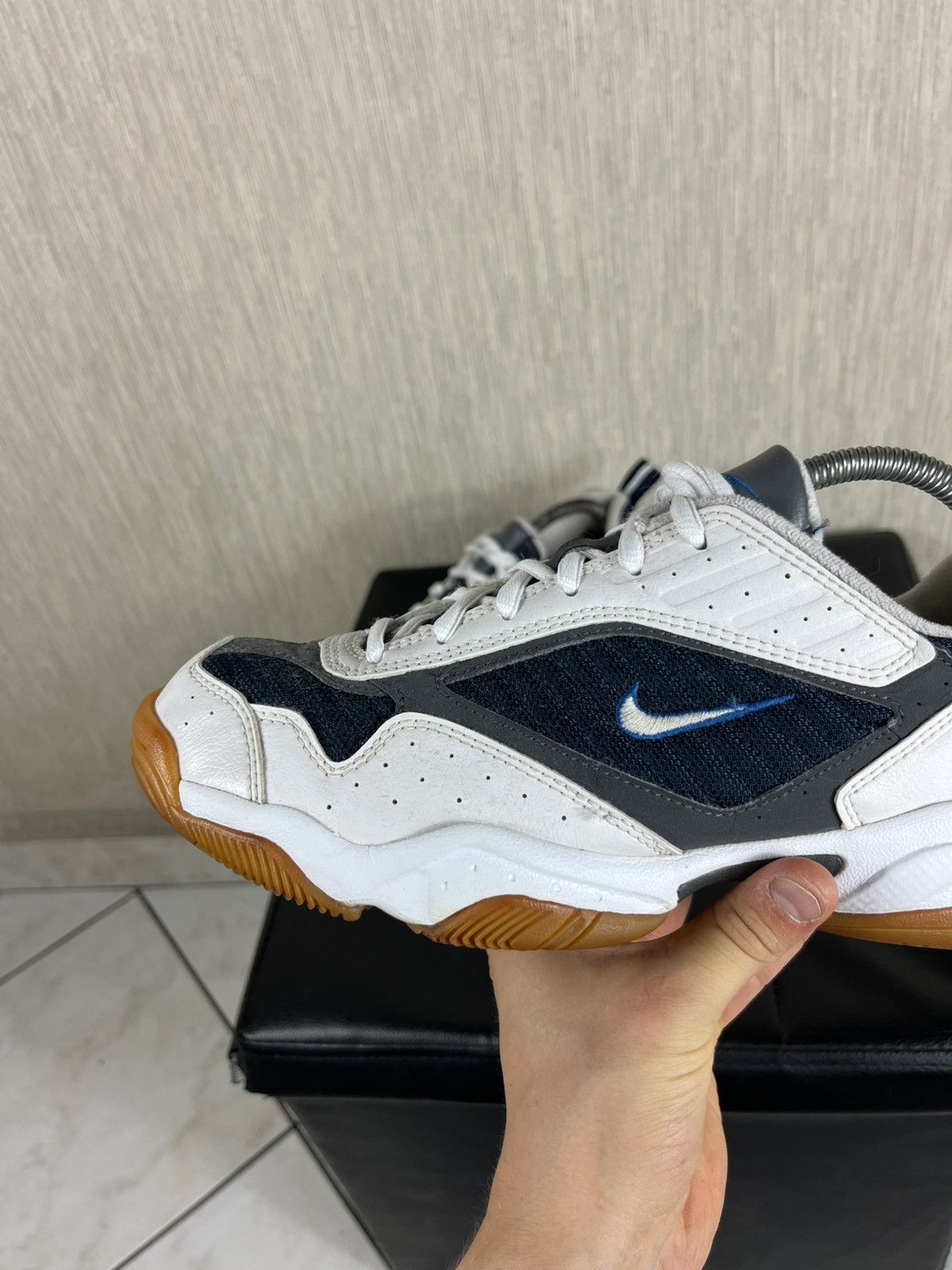 Nike Vintage Nike y2k retro small central swoosh sneakers shoes Size US 8 / EU 41 - 15 Thumbnail
