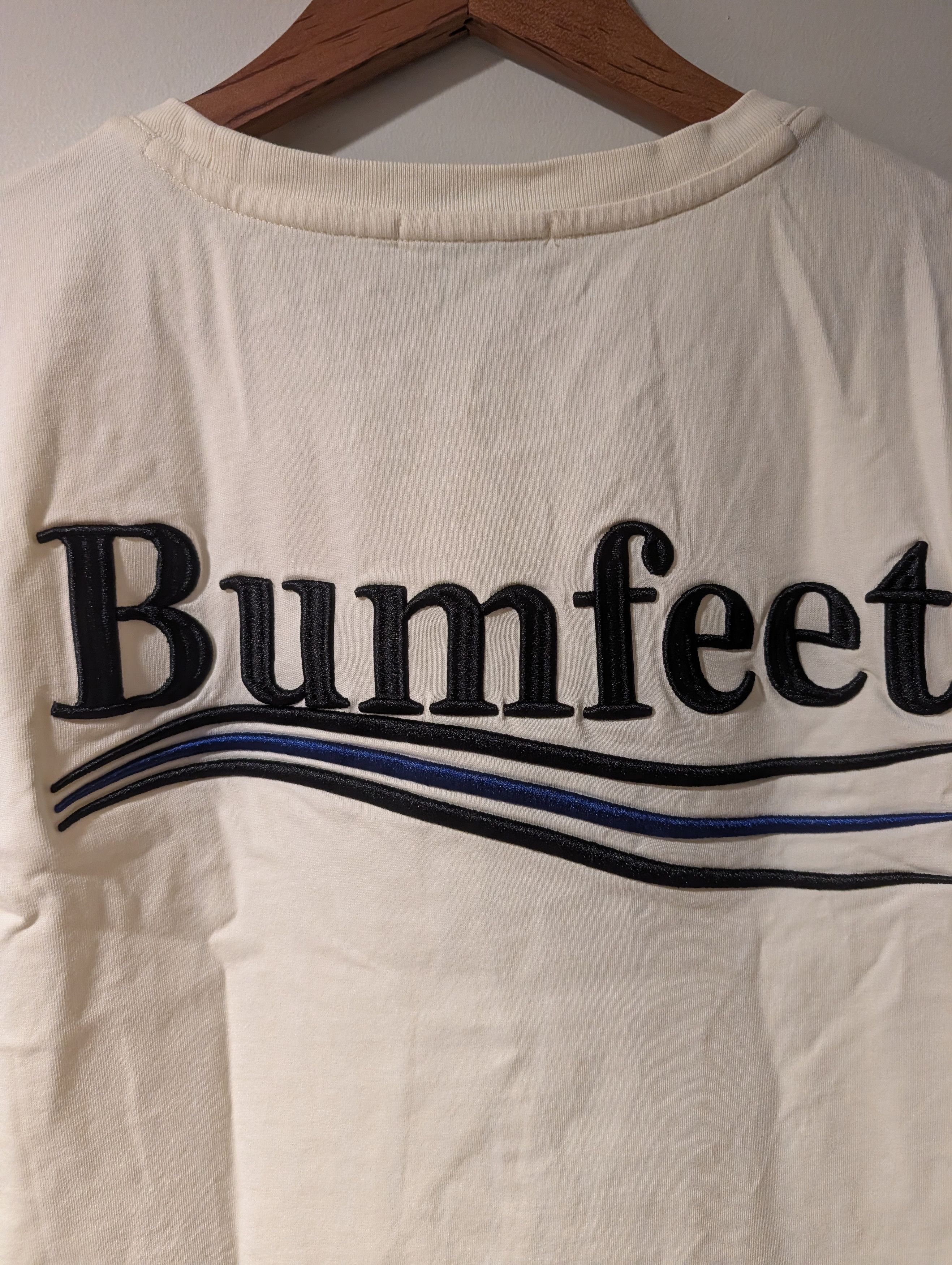 Gildan Vintage Bumfeet Streetwear Parody T-Shirt Cream Embroidered Size US L / EU 52-54 / 3 - 2 Thumbnail