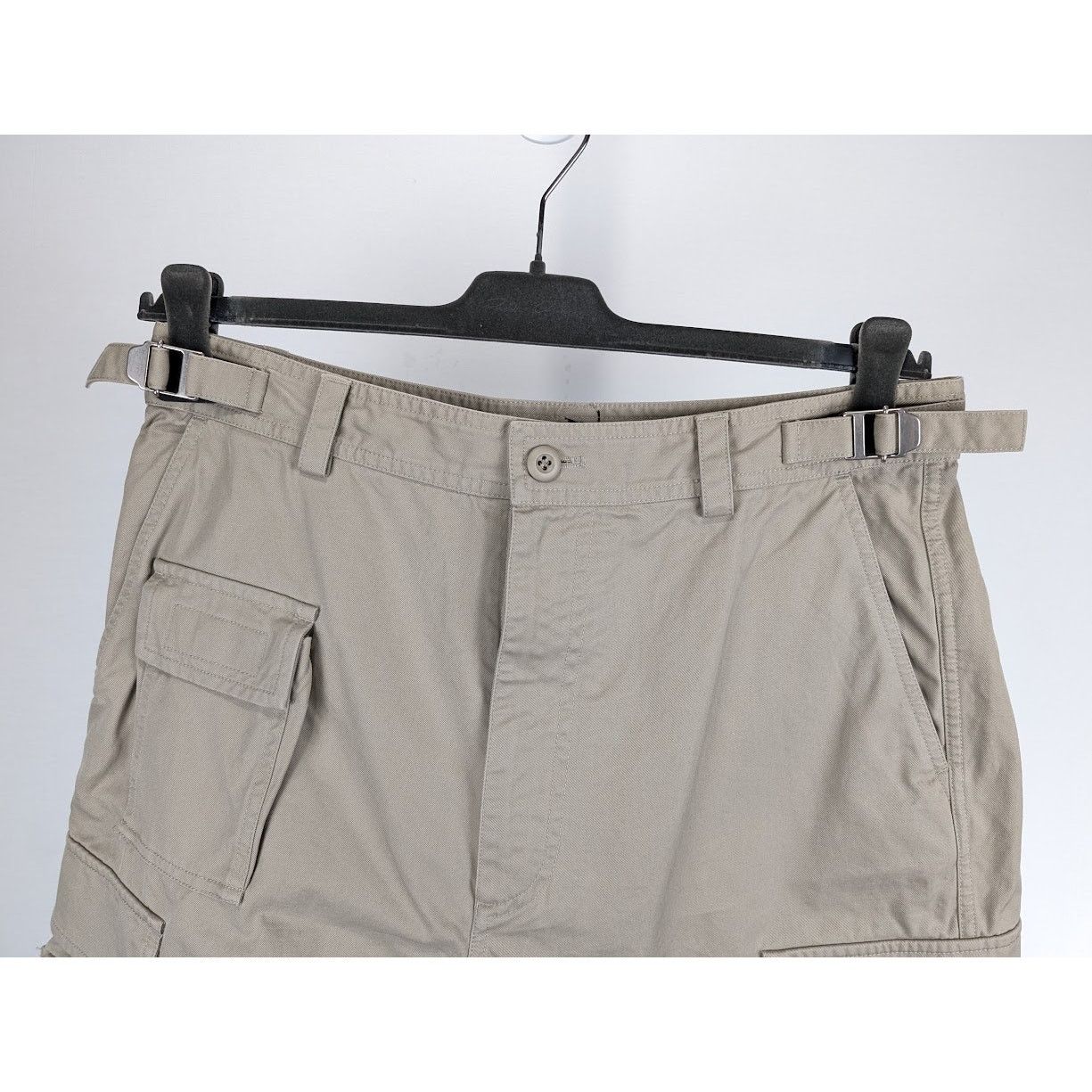 Balenciaga o1rshd1 Cargo Short in Beige Size US 30 / EU 46 - 4 Thumbnail