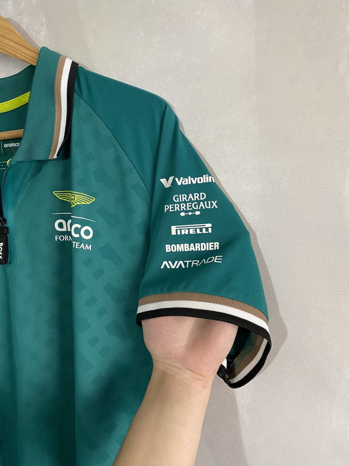 Hugo Boss Aston Martin Formula One Team 2024 Size US XL / EU 56 / 4 - 3 Thumbnail