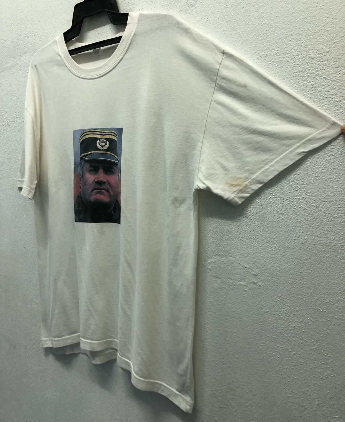 Vintage Vintage Ratko Mladic T-Shirt Size US XL / EU 56 / 4 - 5 Thumbnail