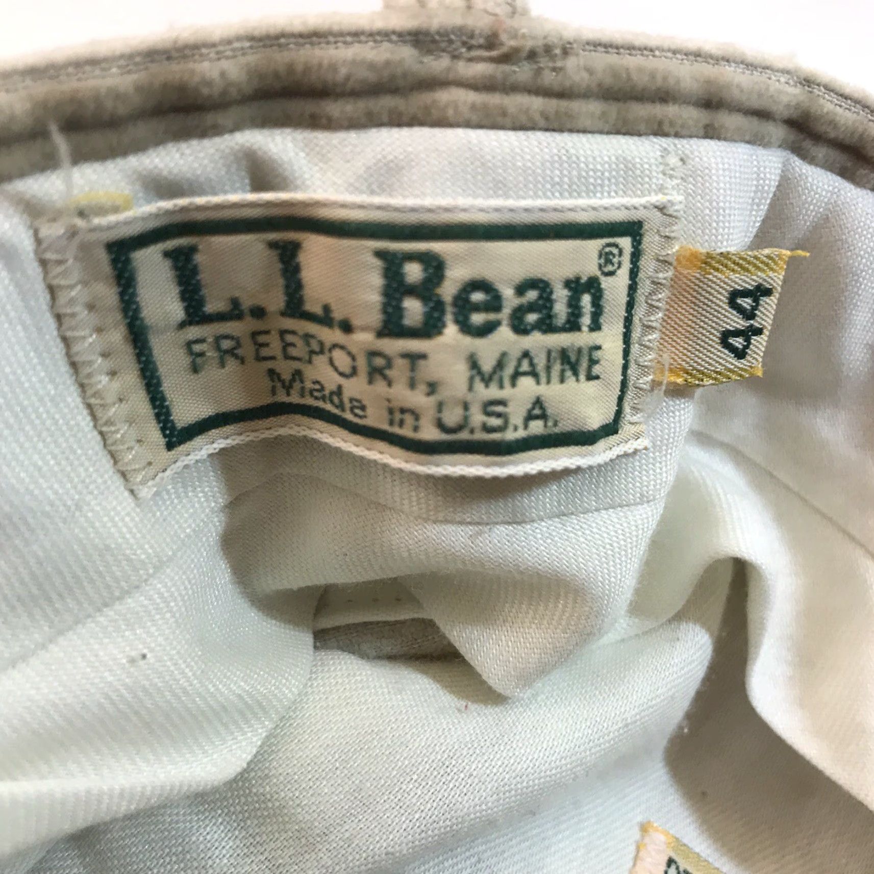 Vintage VINTAGE L.L. Bean Corduroy Pants Jeans 44x34 Beige Flat Front Mens USA Size US 44 / EU 60 - 3 Thumbnail