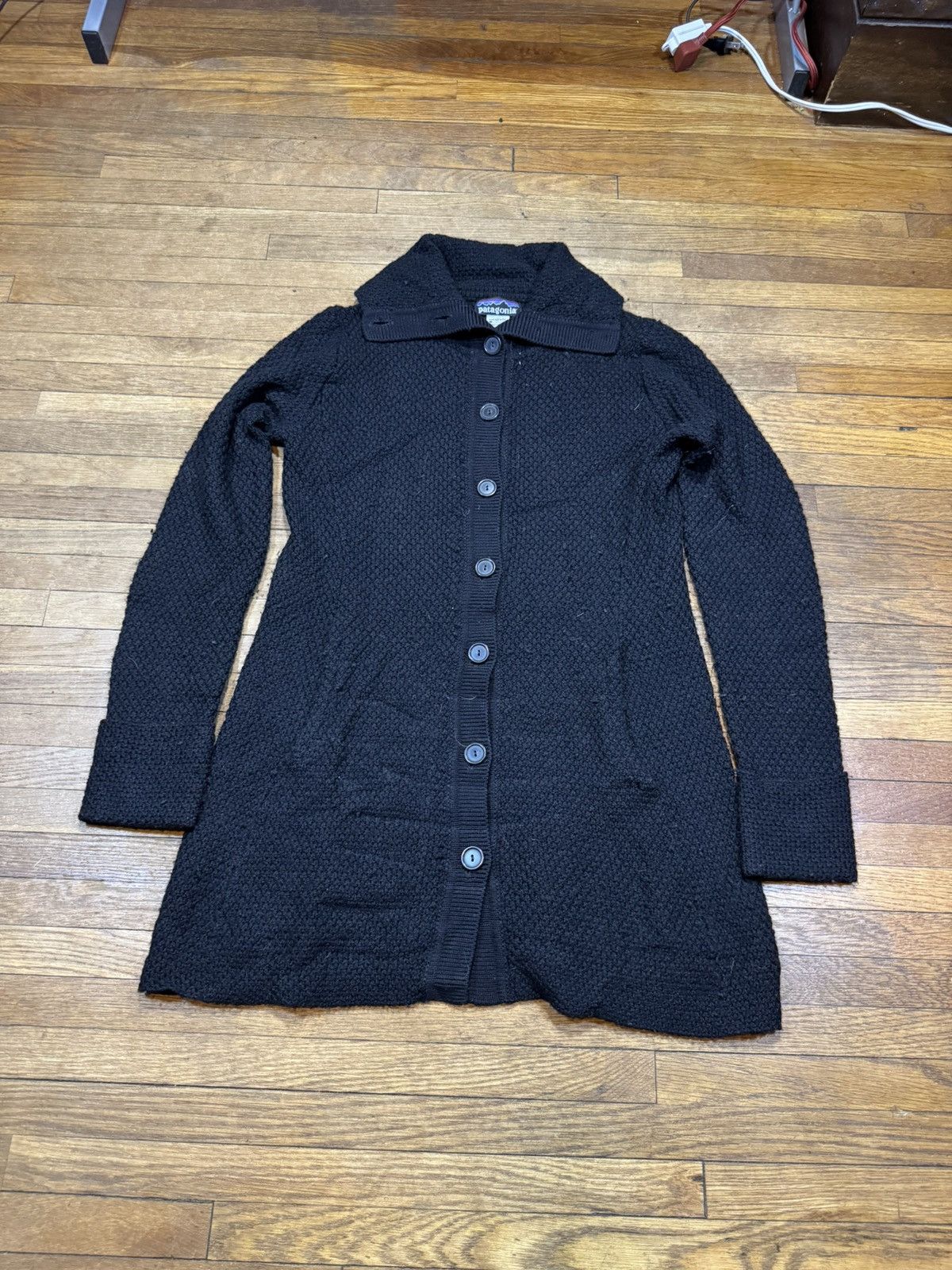 Patagonia Patagonia Womens Black Merino Wool Button Down Sweater Coat Size M / US 6-8 / IT 42-44 - 2 Thumbnail