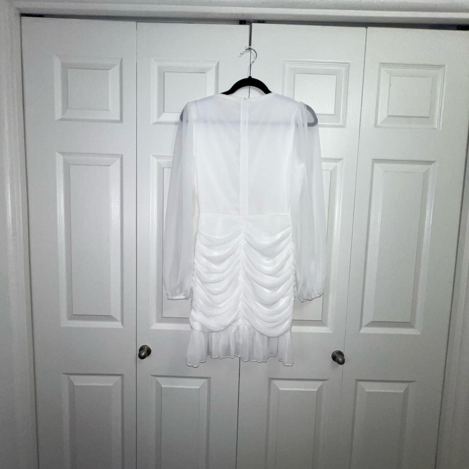 Other Showpo White Long Sleeve Dress‎ Size S / US 4 / IT 40 - 7 Thumbnail