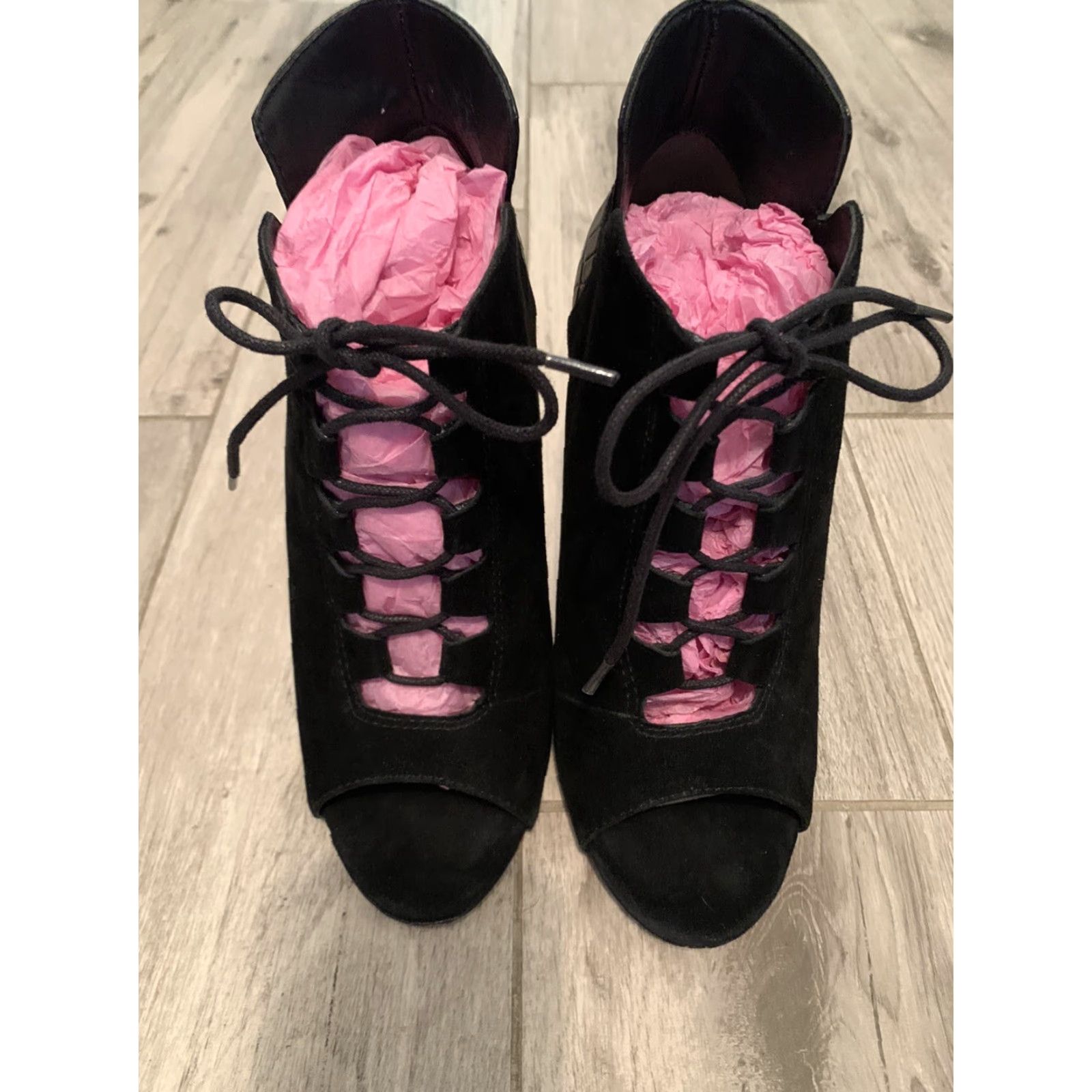 Vintage VINTAGE Pour La Victoire Vionne Lace-Up Peep-Toe Suede Embossed Black Ankle Booties 8.5 Women Modern Pump Heel 4 in+ Stiletto Size US 9 / IT 39 - 5 Thumbnail