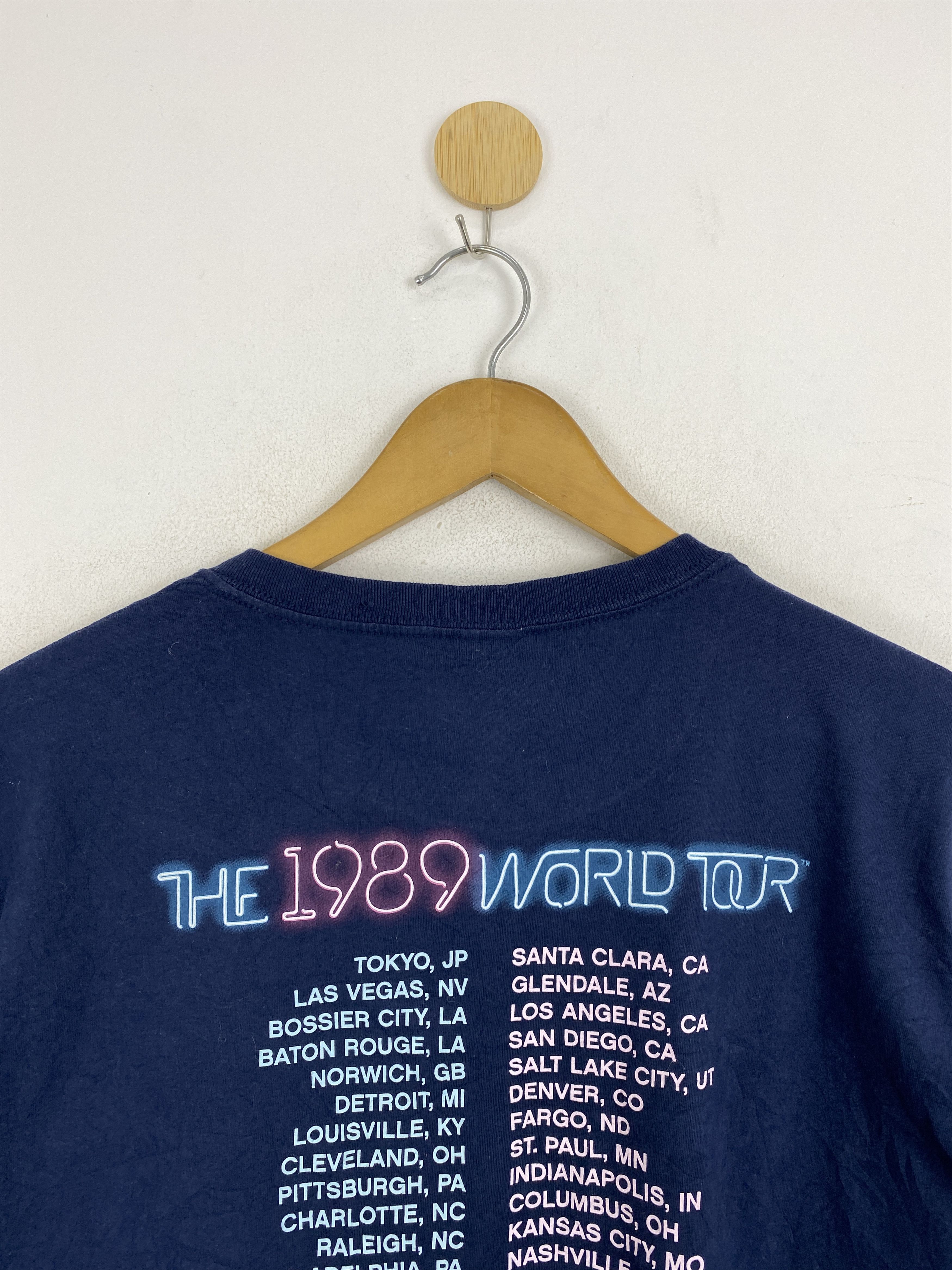 Band Tees × Vintage Vintage Taylor Swift The 1989 World Tour Tee TA0610 Size US L / EU 52-54 / 3 - 4 Thumbnail
