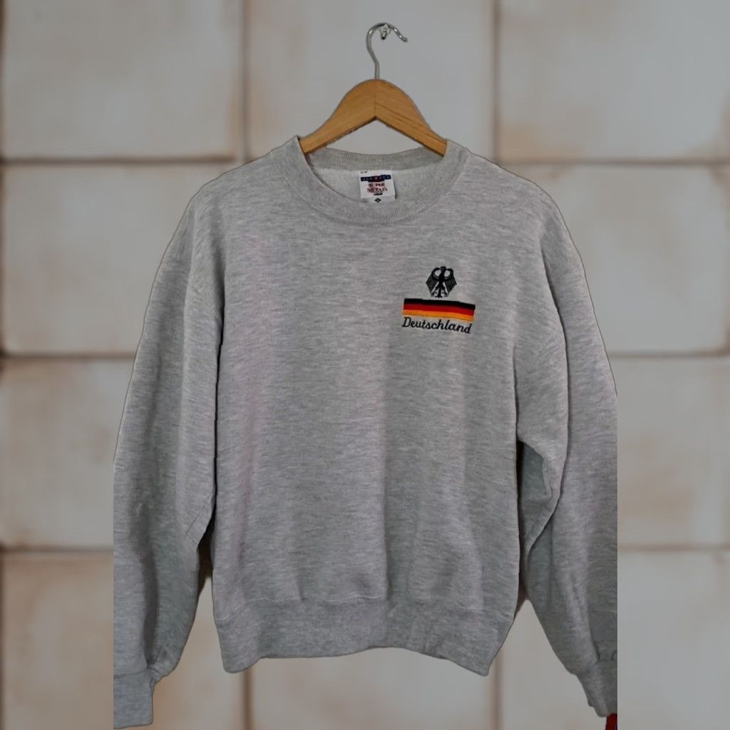 Jerzees VINTAGE Jerzees Sweatshirt Deutschland Embroidered USA Made Grey S Men Pullover Crewneck Sweatshirt Size US S / EU 44-46 / 1 - 1 Thumbnail