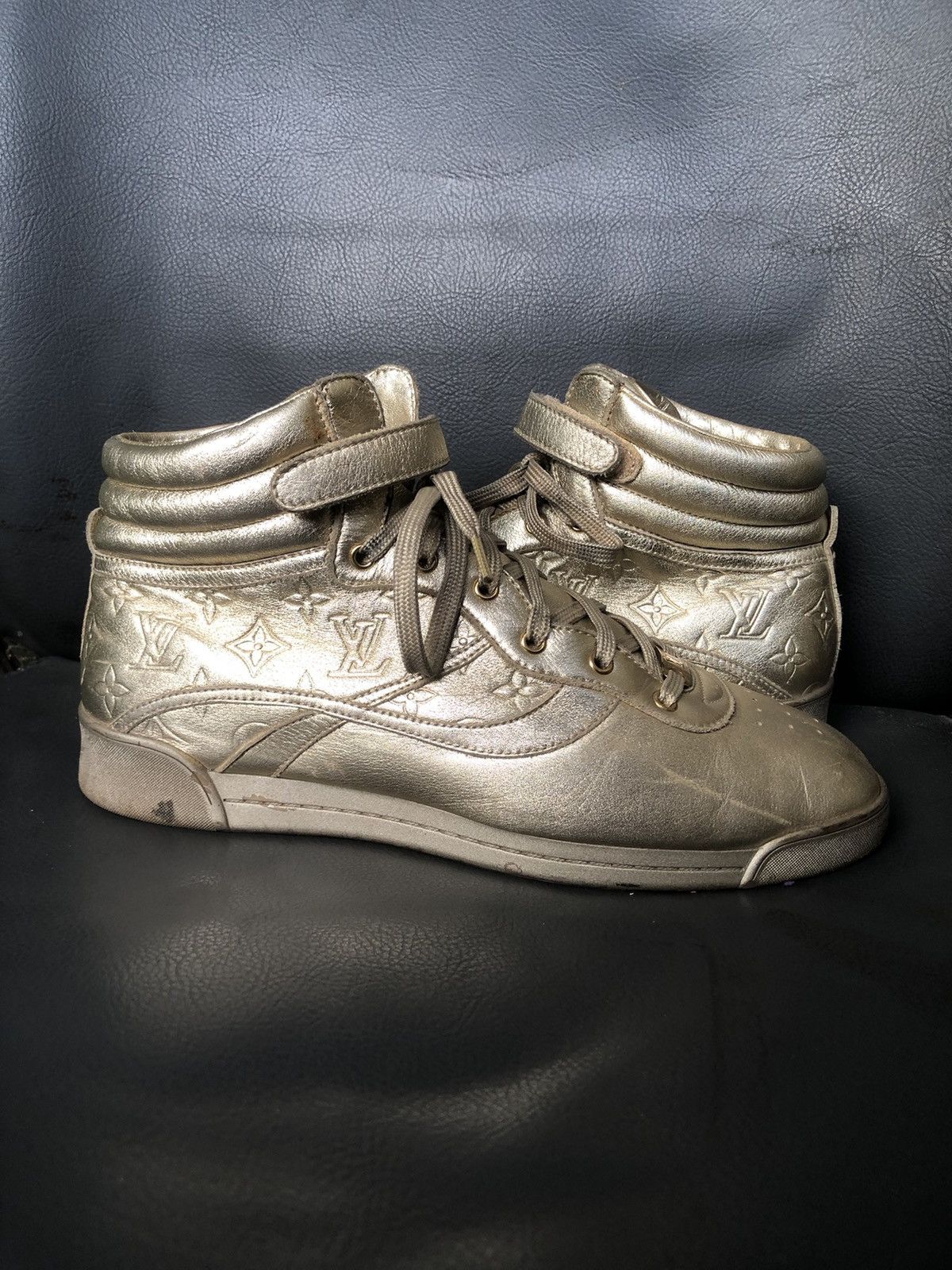 Louis Vuitton Louis Vuitton Gold Leather Women’s High Top Sneakers Sz 36 Size US 6 / IT 36 - 2 Thumbnail