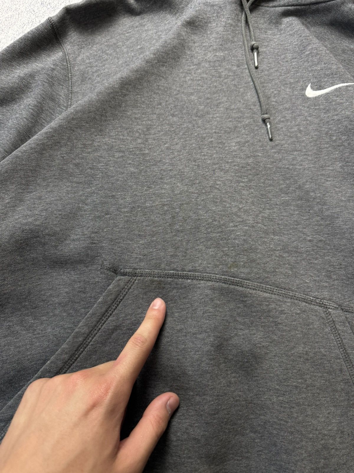 Nike Vintage Nike Hoodie Mini Logo Y2K Size US M / EU 48-50 / 2 - 14 Thumbnail