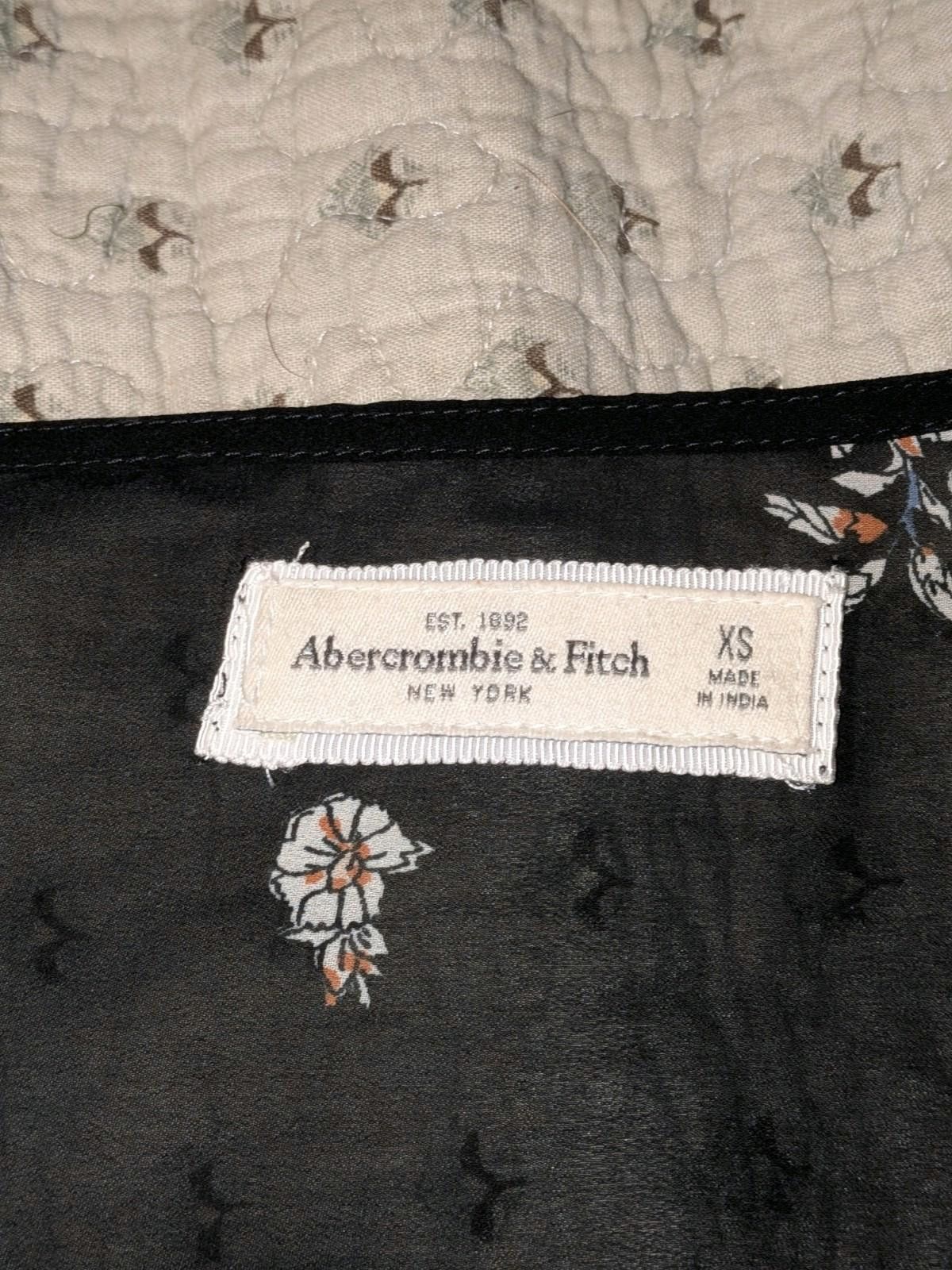 Abercrombie & Fitch Abercrombie & Fitch Floral Boho Cover Up Macrame Fringe XS Size XS / US 0-2 / IT 36-38 - 7 Thumbnail