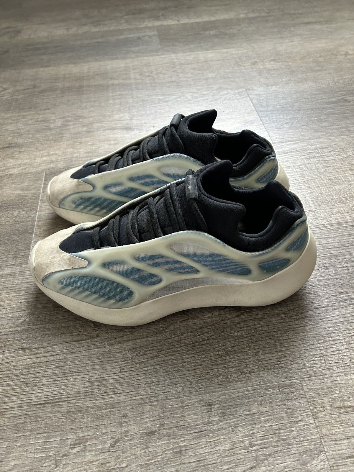 Yeezy Yeezy 700 v3 Kyanite Size US 10.5 / EU 43-44 - 3 Thumbnail