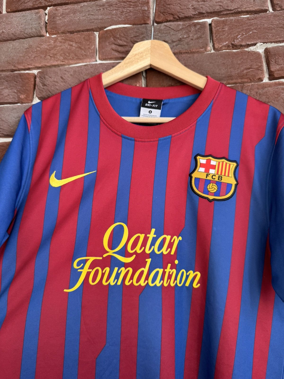 Nike Rare Vintage FC Barcelona Y2K Red Jersey Nike Swoosh Soccer Size US S / EU 44-46 / 1 - 3 Thumbnail