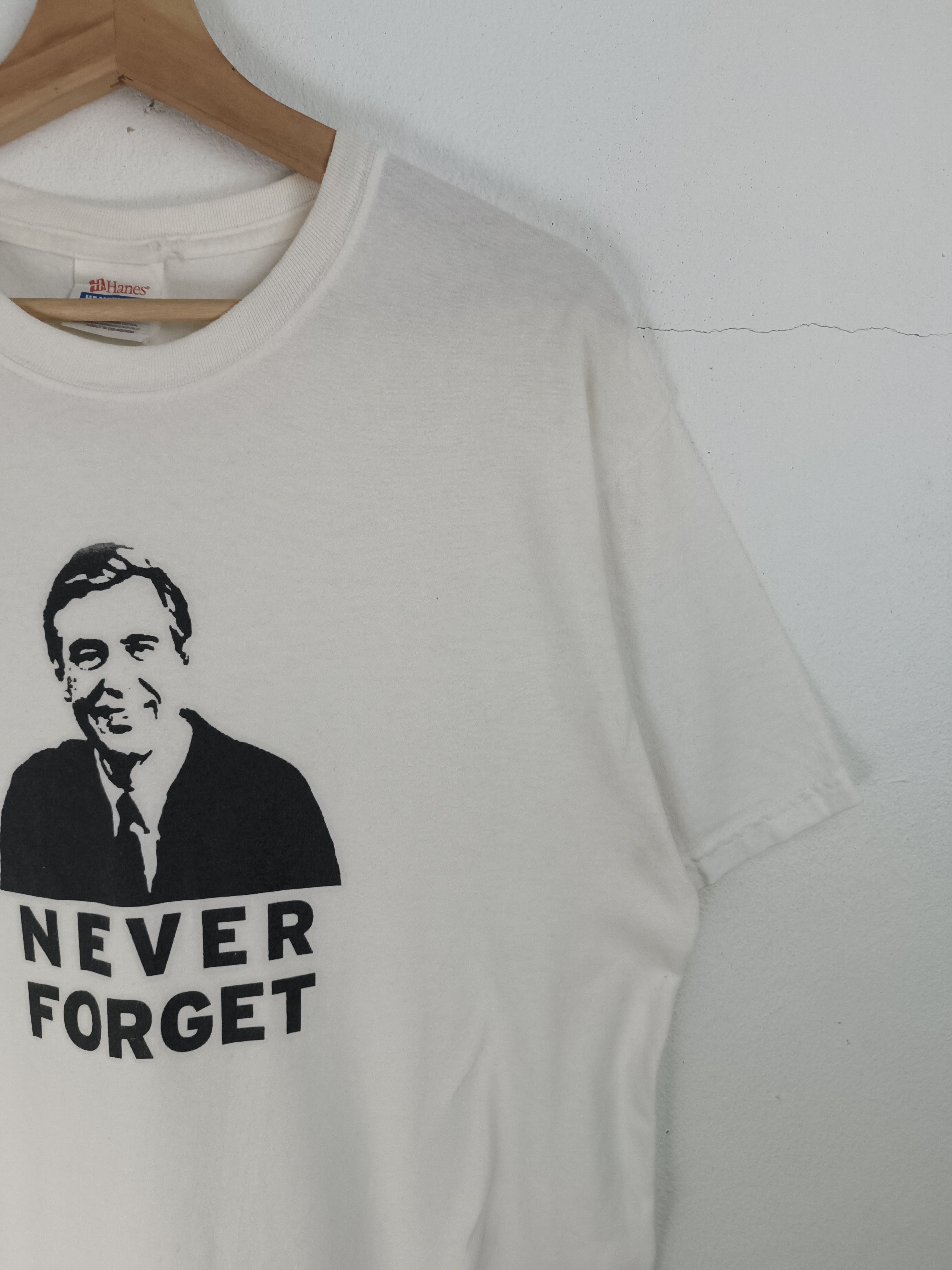 Vintage VINTAGE Y2K NEVER FORGET MISTER ROGERS ADULT HUMOR FUNNY TS Size US M / EU 48-50 / 2 - 9 Thumbnail