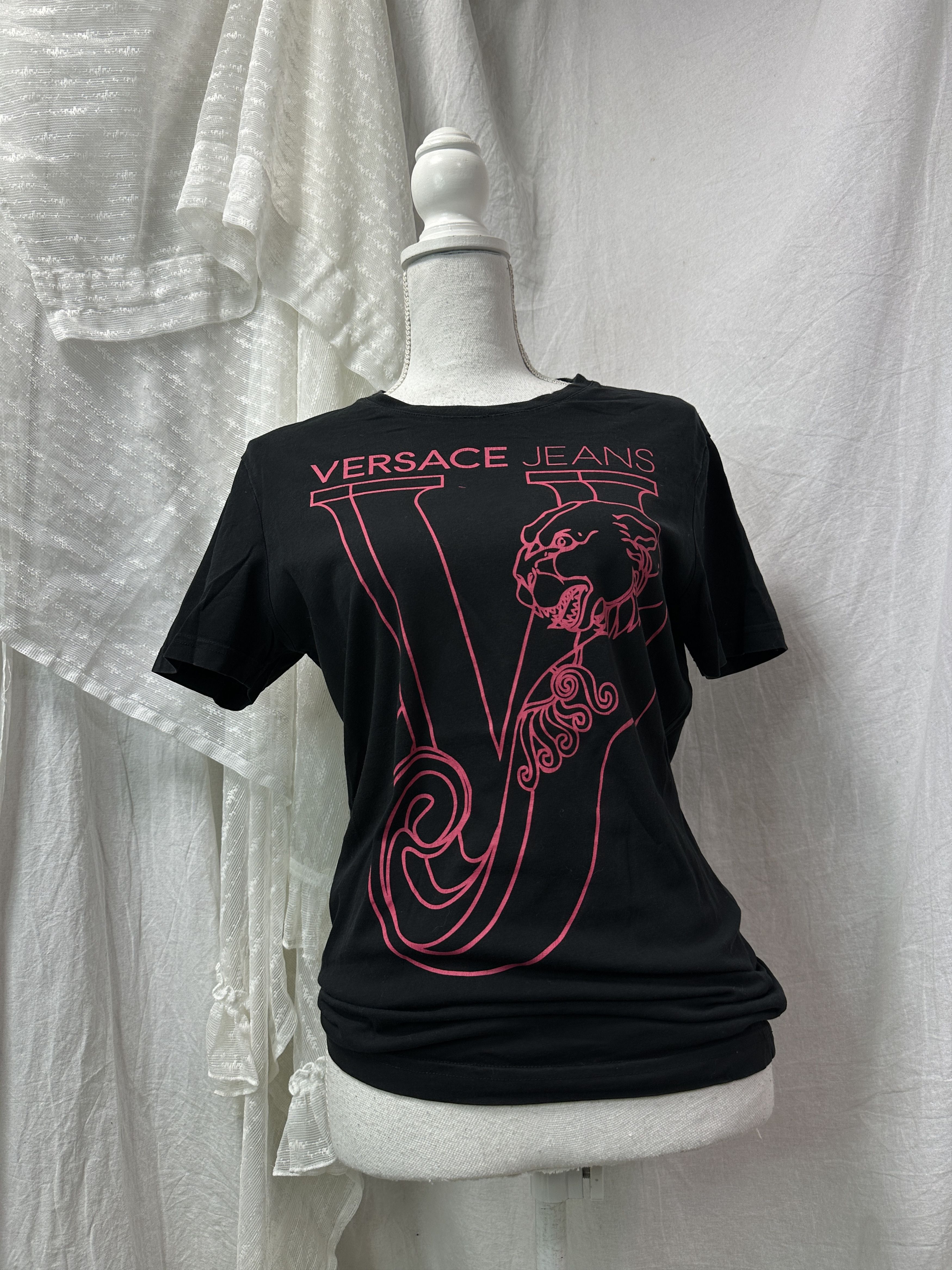 Versace Vintage Streetwear Printed Versace Jeans T-shirt Y2K Size S / US 4 / IT 40 - 1 Thumbnail