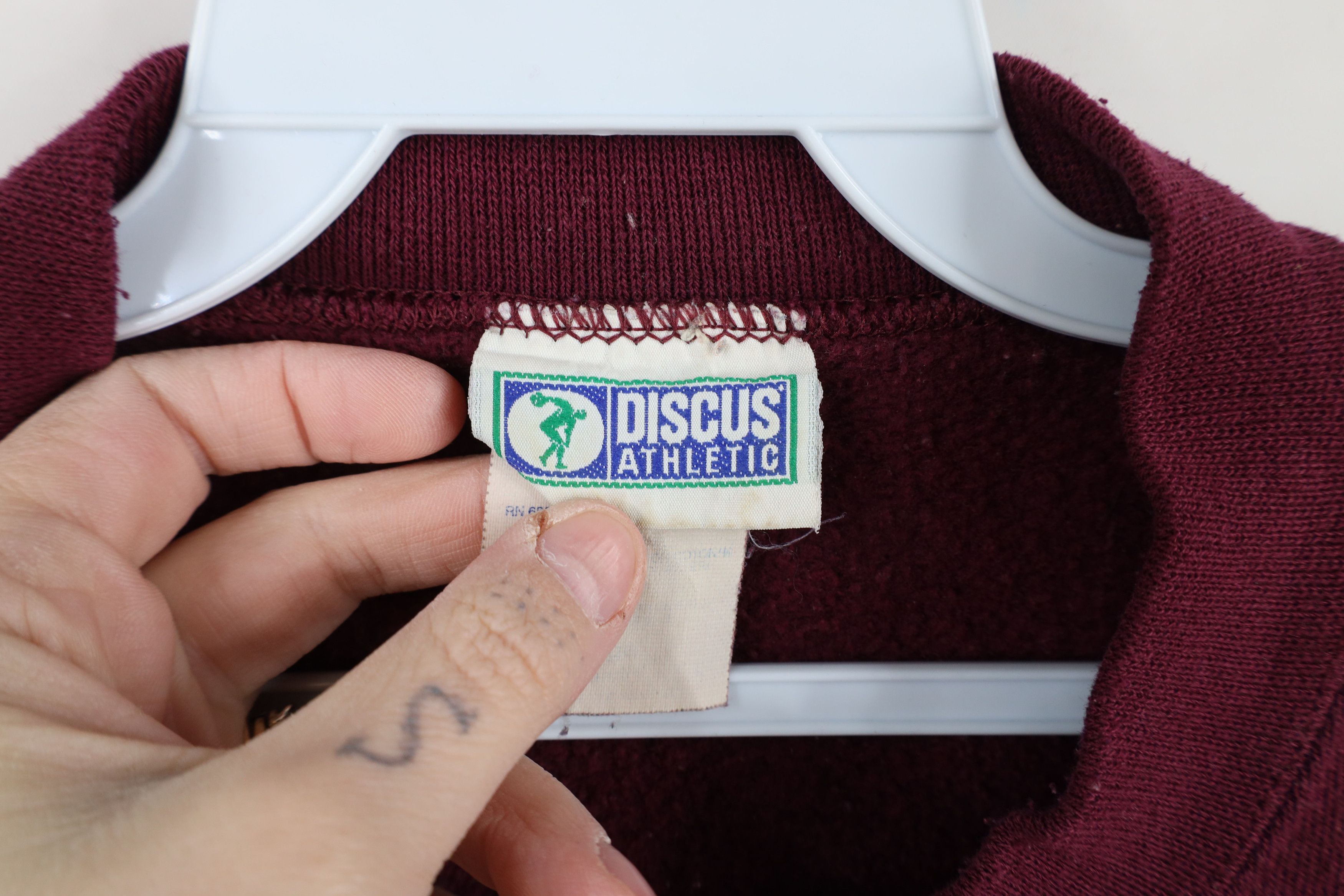 Vintage Vintage 90s Streetwear Blank Crewneck Sweatshirt Burgundy Size US L / EU 52-54 / 3 - 8 Thumbnail