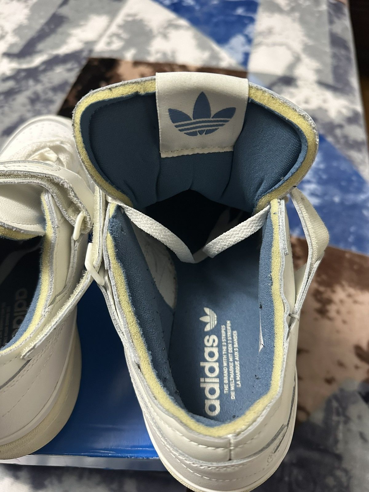 Adidas ADIDAS ORIGINALS BLUE STRIPES FORUMS. Size US 8 / EU 41 - 10 Thumbnail