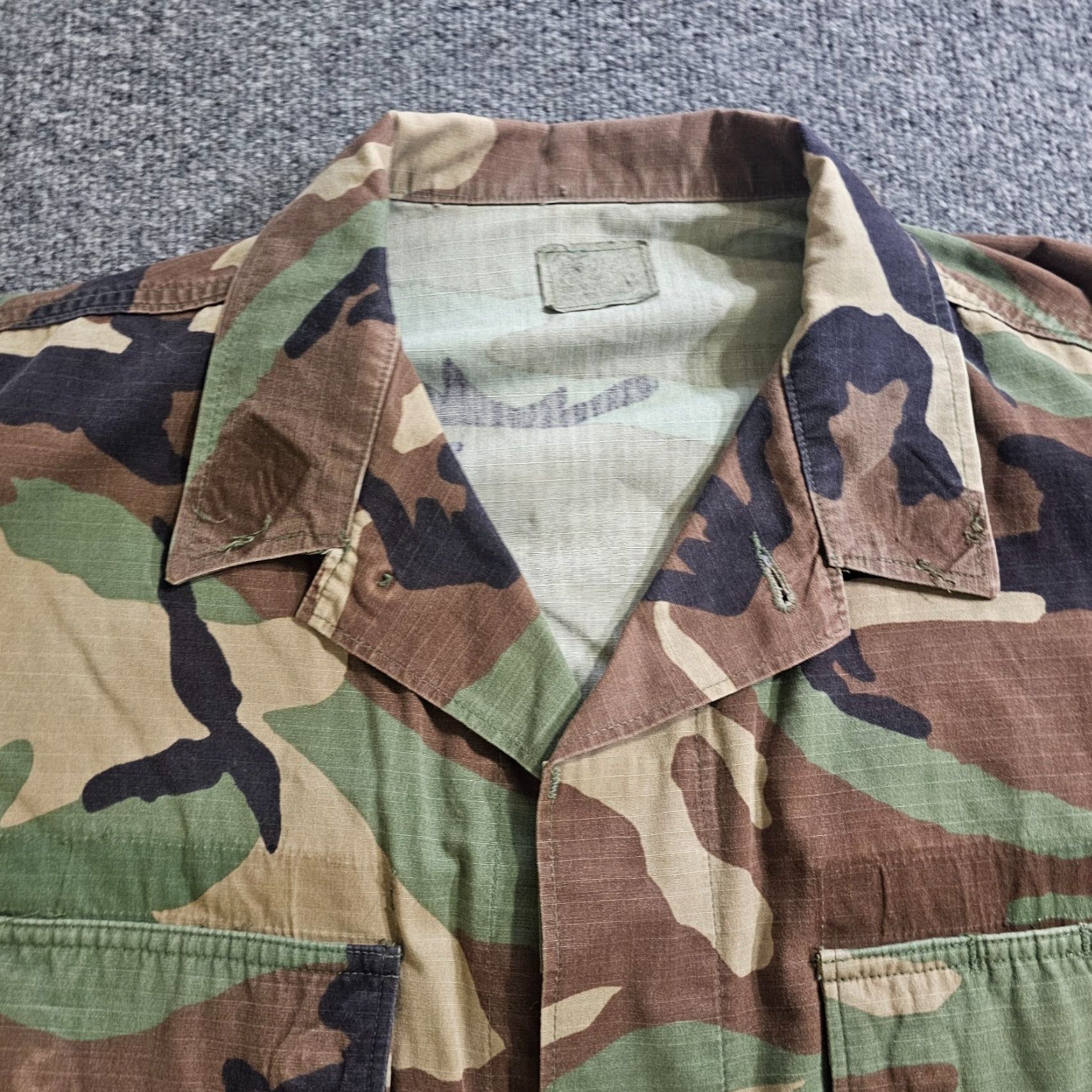 Vintage US Military Issued Shirt Men Medium Green Woodland Camo Combat Field Jacket Shirt Jacket Mens M Green Camouflage Military Jacket May Not be Accurate Size US M / EU 48-50 / 2 - 2 Thumbnail