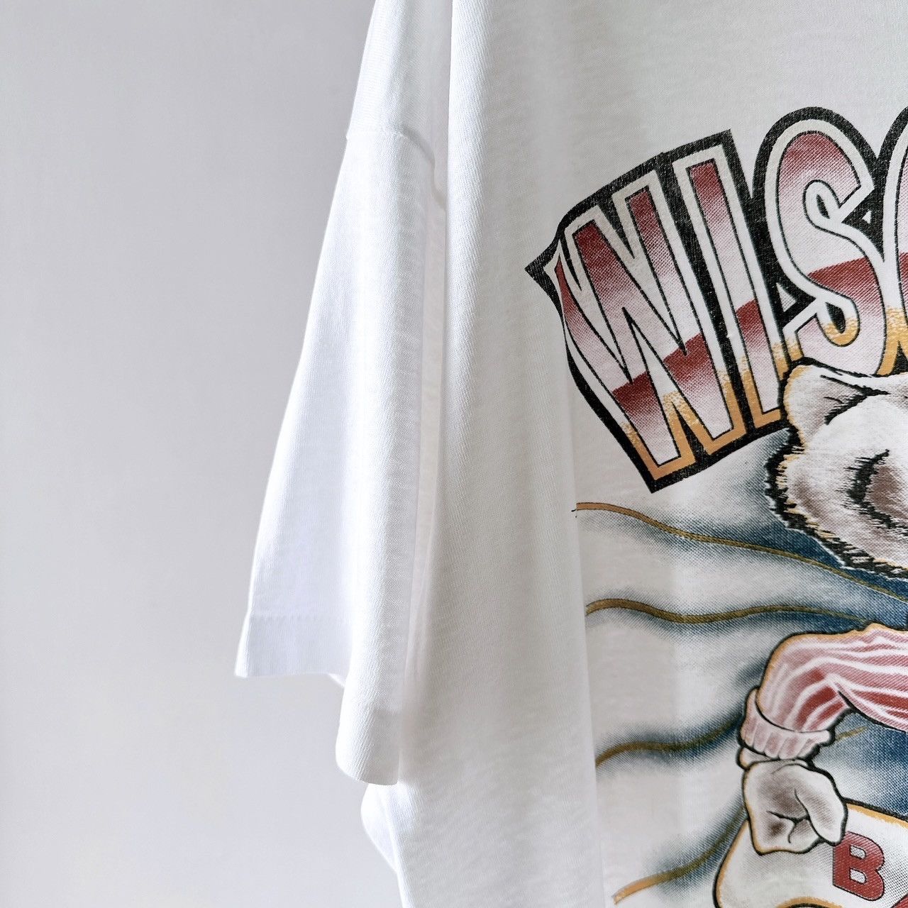 Vintage 90s Wisconsin Badgers t-shirt/ XL Size US XL / EU 56 / 4 - 6 Thumbnail