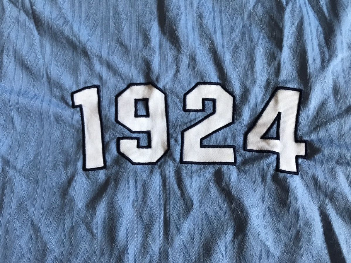 Vintage Vintage Umbro Big Logo Shirt Soccer Jersey Football Size US XL / EU 56 / 4 - 10 Thumbnail